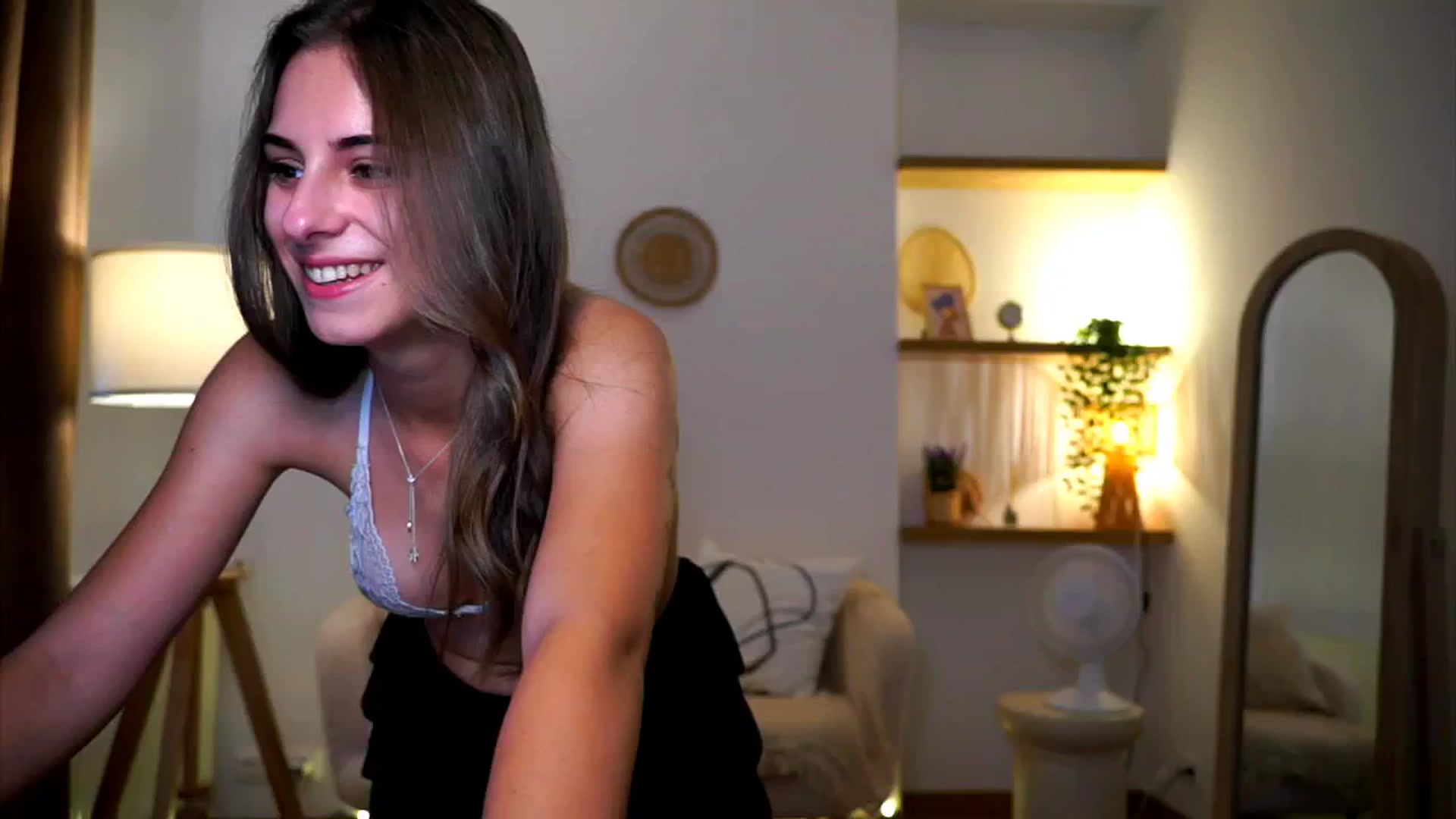 Gallery image thumbnail from Hidden_Gem_'s myfreecams stream on, 08/07/2024, 18:41 image 4 of 20