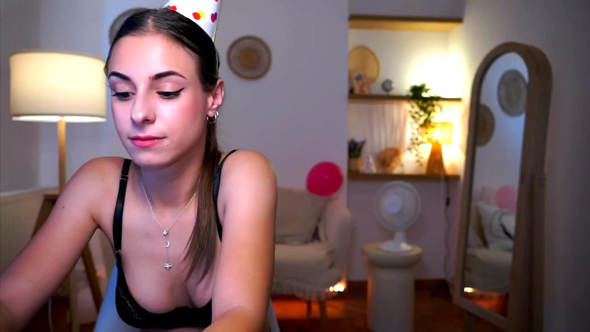 Gallery image thumbnail from Hidden_Gem_'s myfreecams stream on, 08/24/2024, 15:28 image 11 of 20
