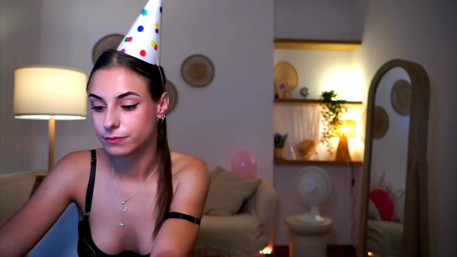Gallery image thumbnail from Hidden_Gem_'s myfreecams stream on, 08/24/2024, 17:50 image 8 of 20