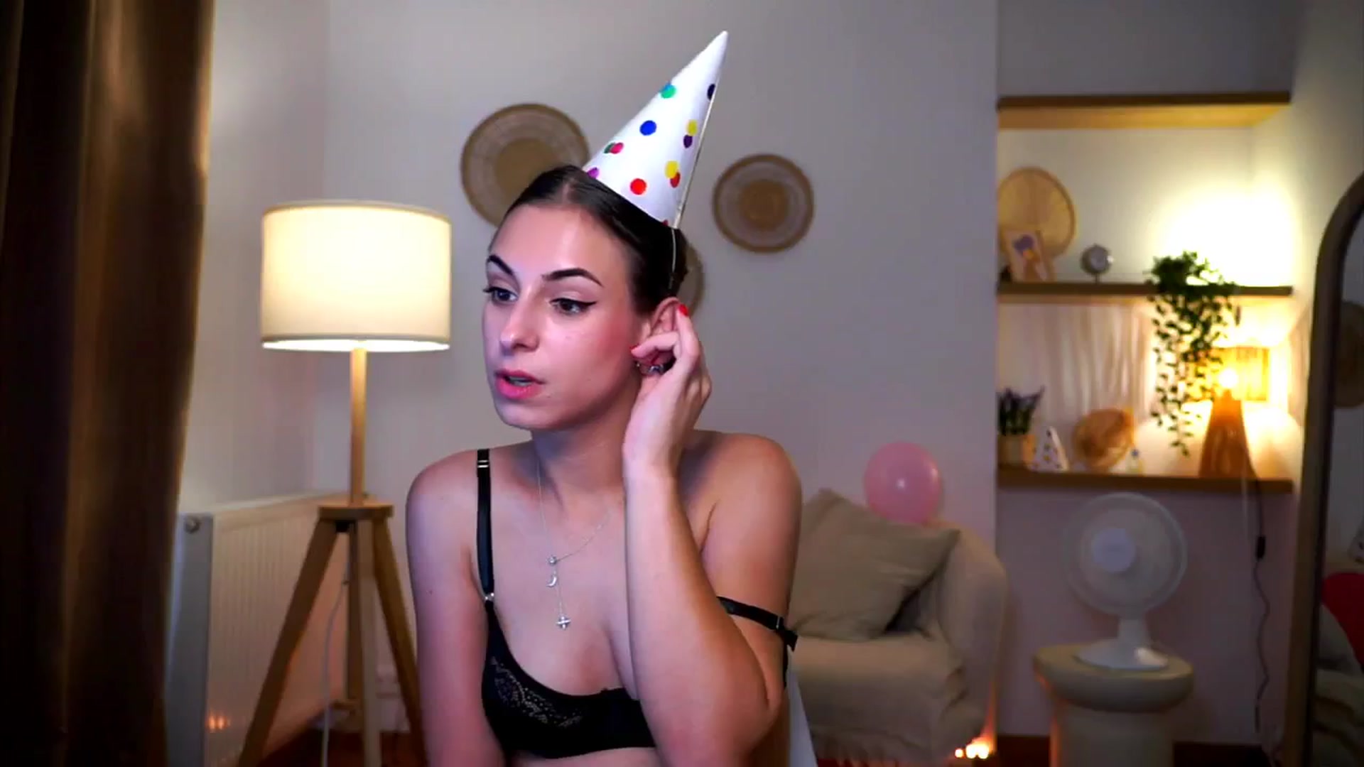 Gallery image thumbnail from Hidden_Gem_'s myfreecams stream on, 08/24/2024, 17:50 image 10 of 20
