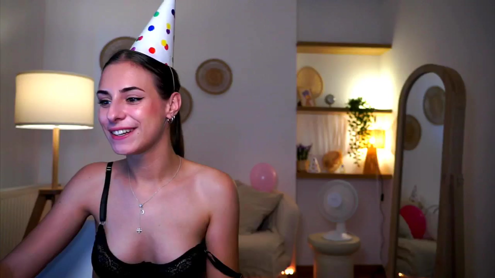 Gallery image thumbnail from Hidden_Gem_'s myfreecams stream on, 08/24/2024, 17:50 image 7 of 20