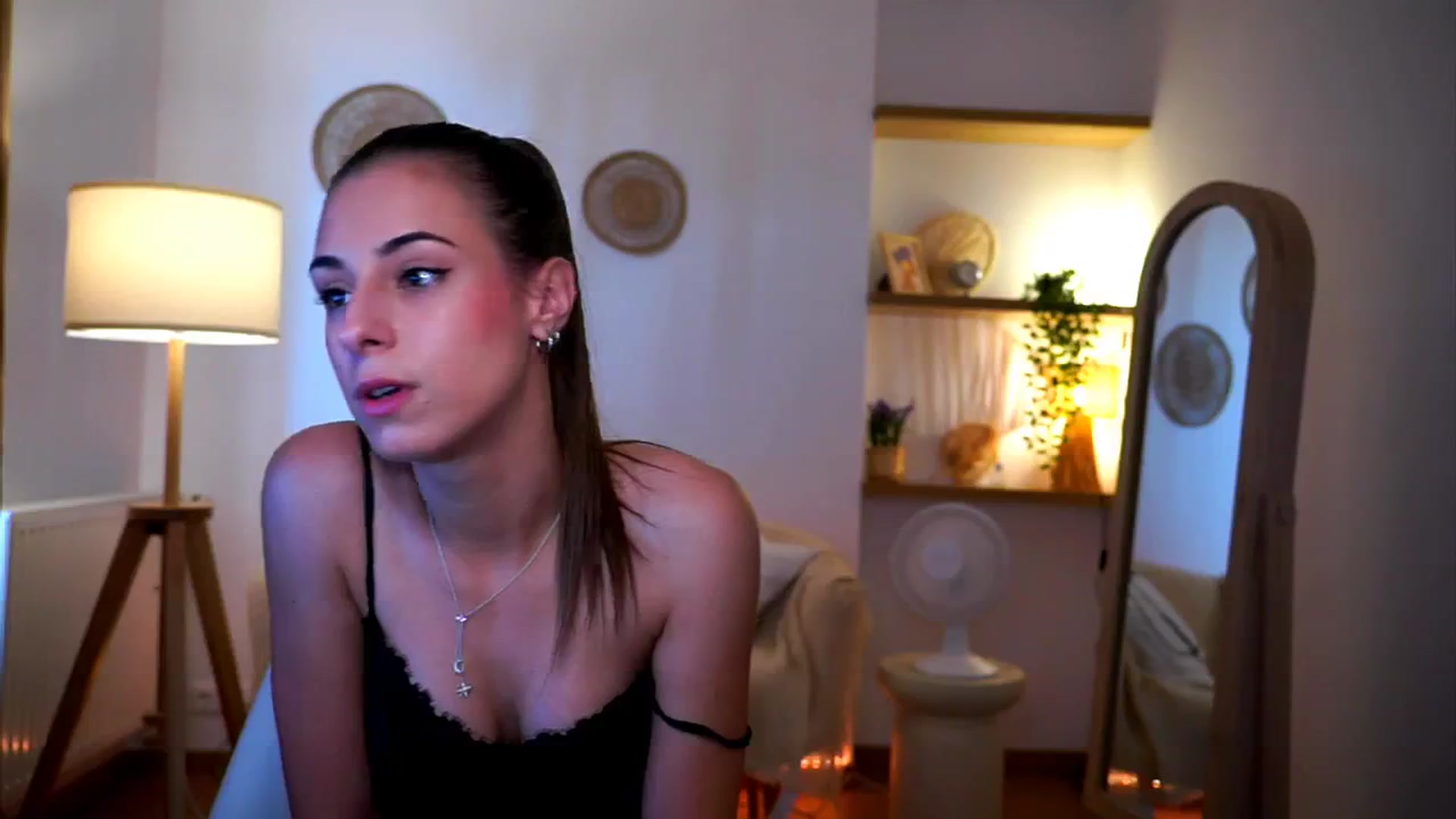 Gallery image thumbnail from Hidden_Gem_'s myfreecams stream on, 08/31/2024, 16:58 image 3 of 20