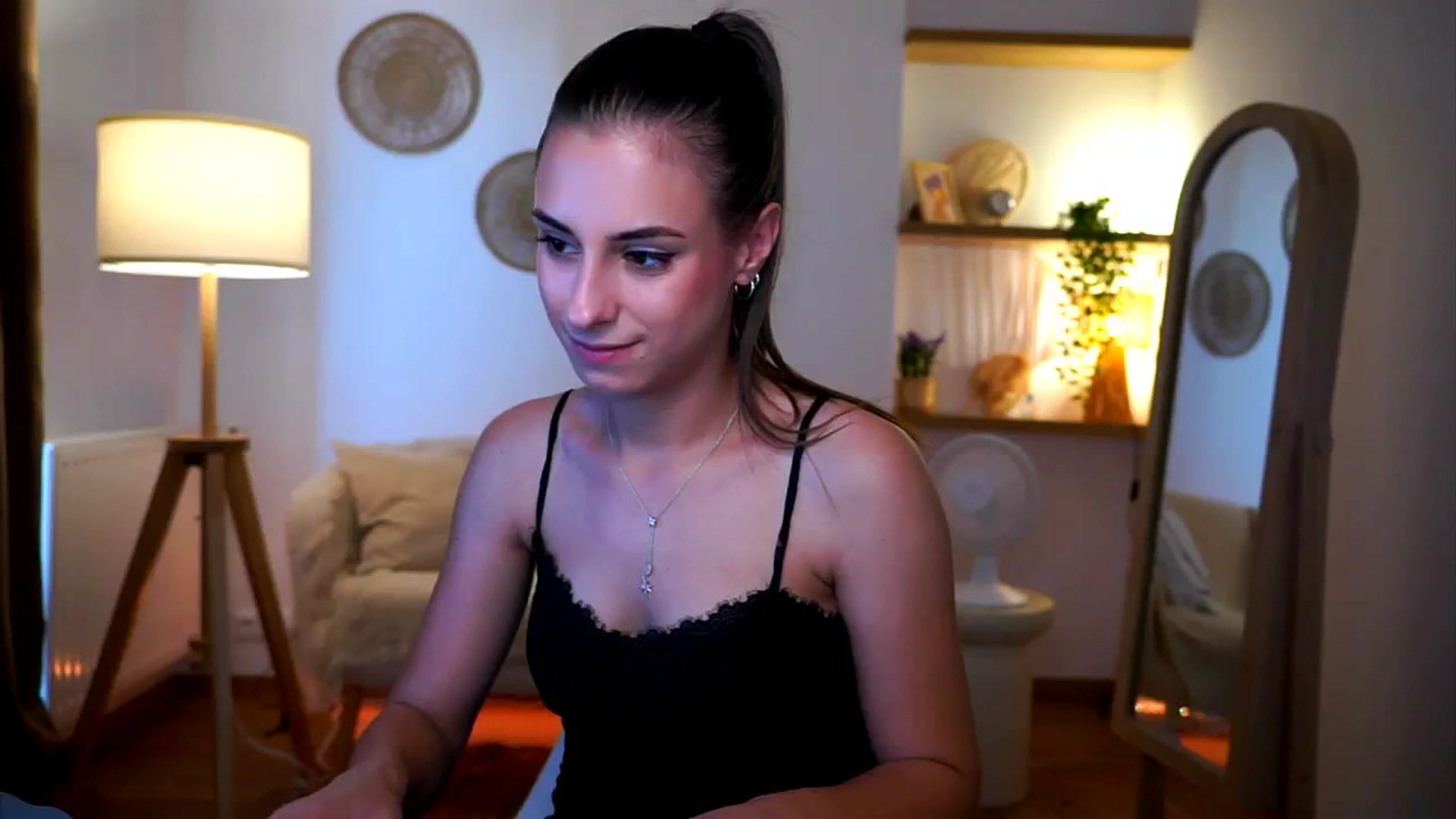 Gallery image thumbnail from Hidden_Gem_'s myfreecams stream on, 08/31/2024, 16:58 image 11 of 20