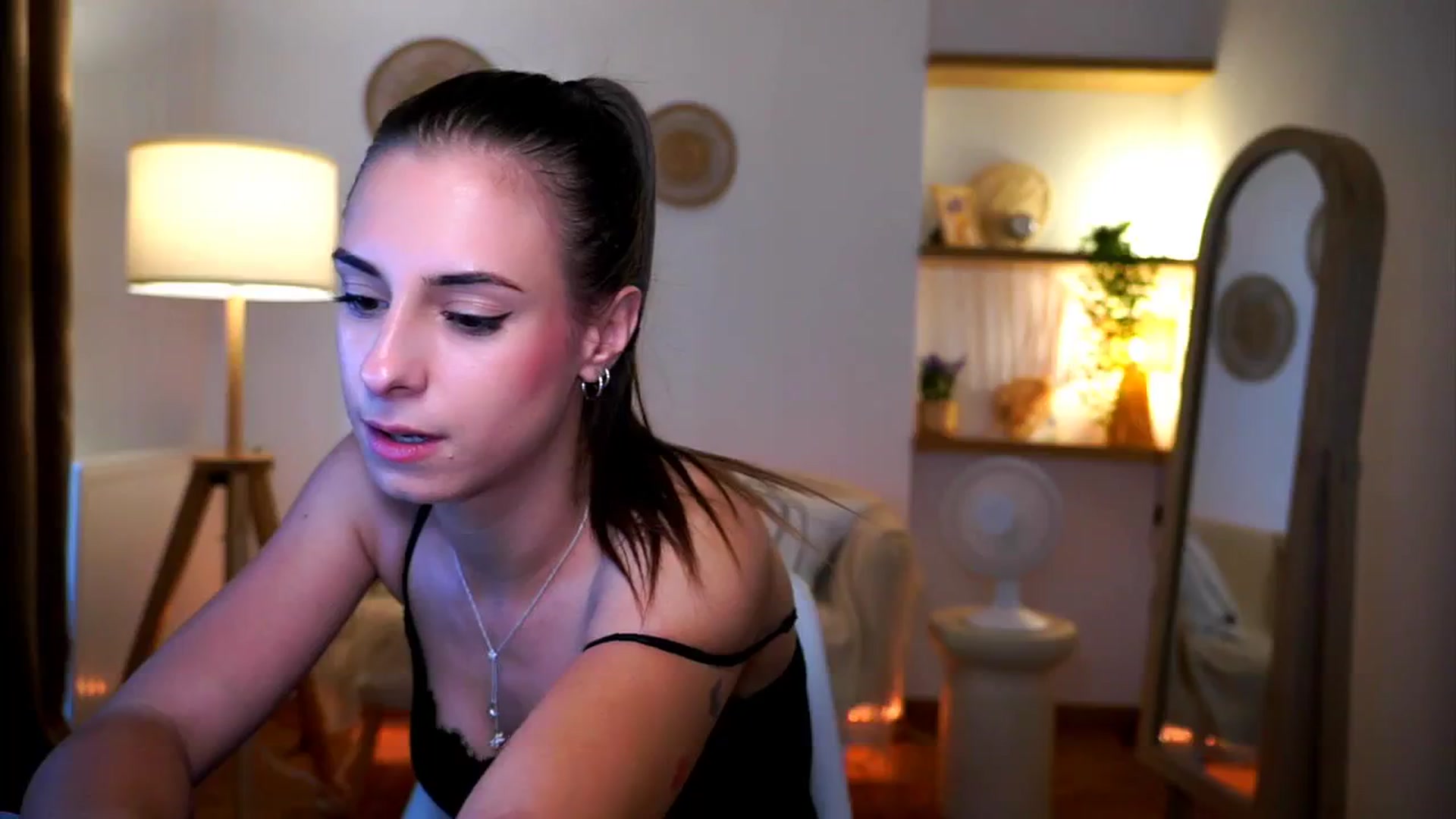 Gallery image thumbnail from Hidden_Gem_'s myfreecams stream on, 08/31/2024, 16:58 image 19 of 20