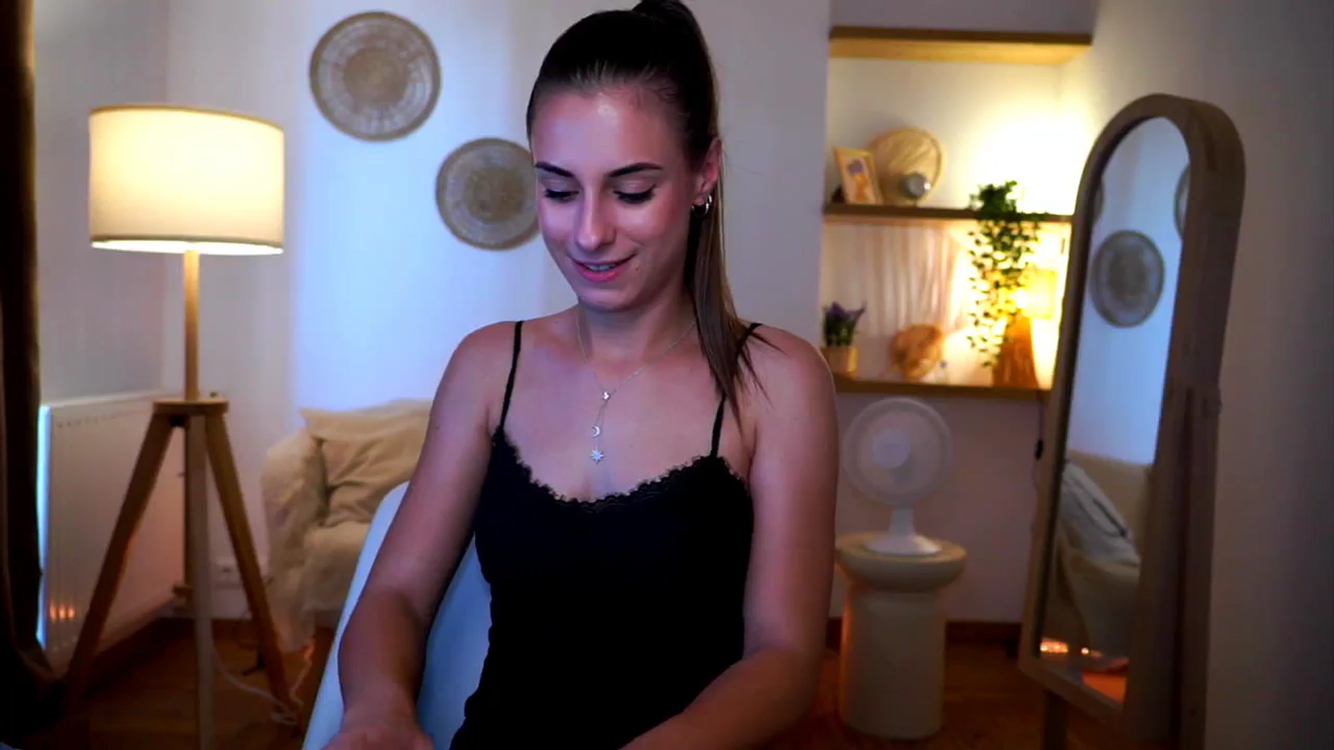 Gallery image thumbnail from Hidden_Gem_'s myfreecams stream on, 08/31/2024, 16:58 image 6 of 20