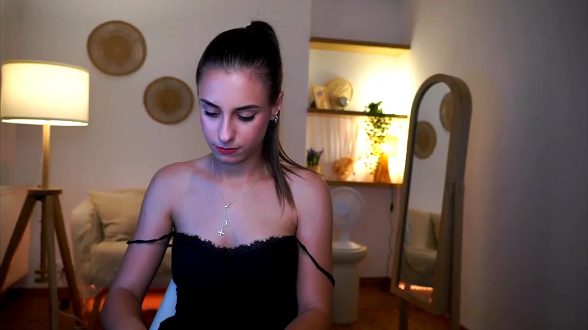 Gallery image thumbnail from Hidden_Gem_'s myfreecams stream on, 08/31/2024, 20:41 image 12 of 20