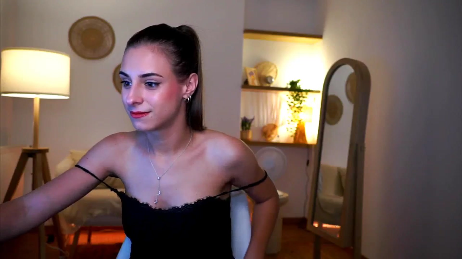 Gallery image thumbnail from Hidden_Gem_'s myfreecams stream on, 08/31/2024, 20:41 image 13 of 20