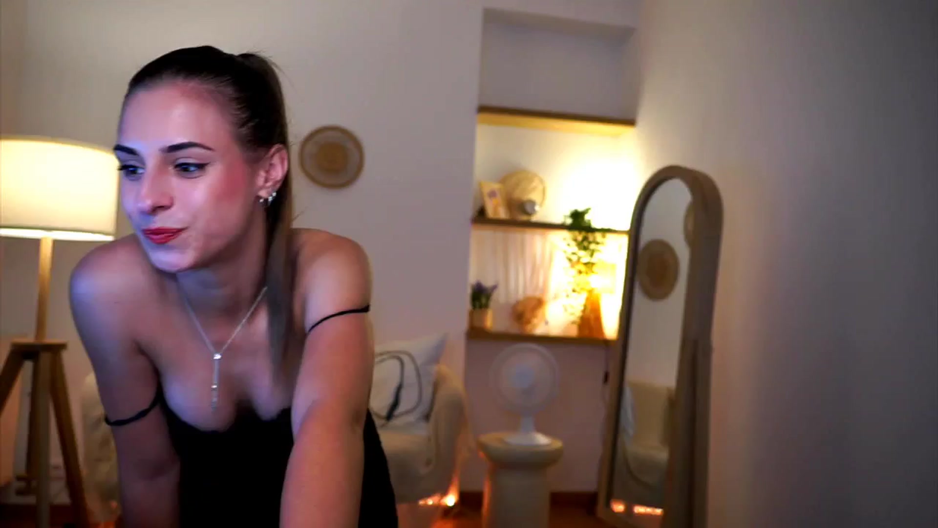 Gallery image thumbnail from Hidden_Gem_'s myfreecams stream on, 08/31/2024, 20:41 image 1 of 20