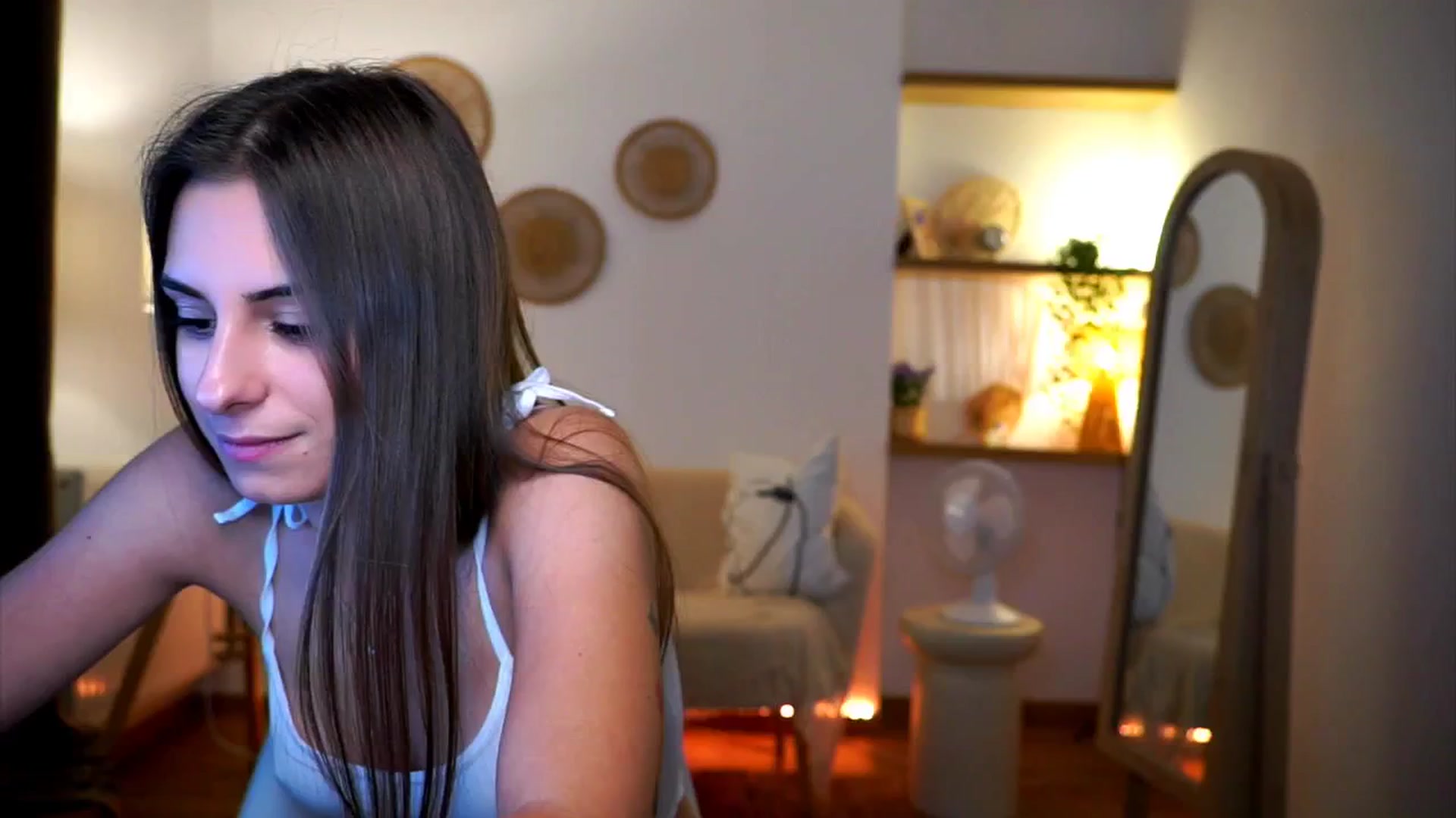 Gallery image thumbnail from Hidden_Gem_'s myfreecams stream on, 09/17/2024, 04:15 image 4 of 20