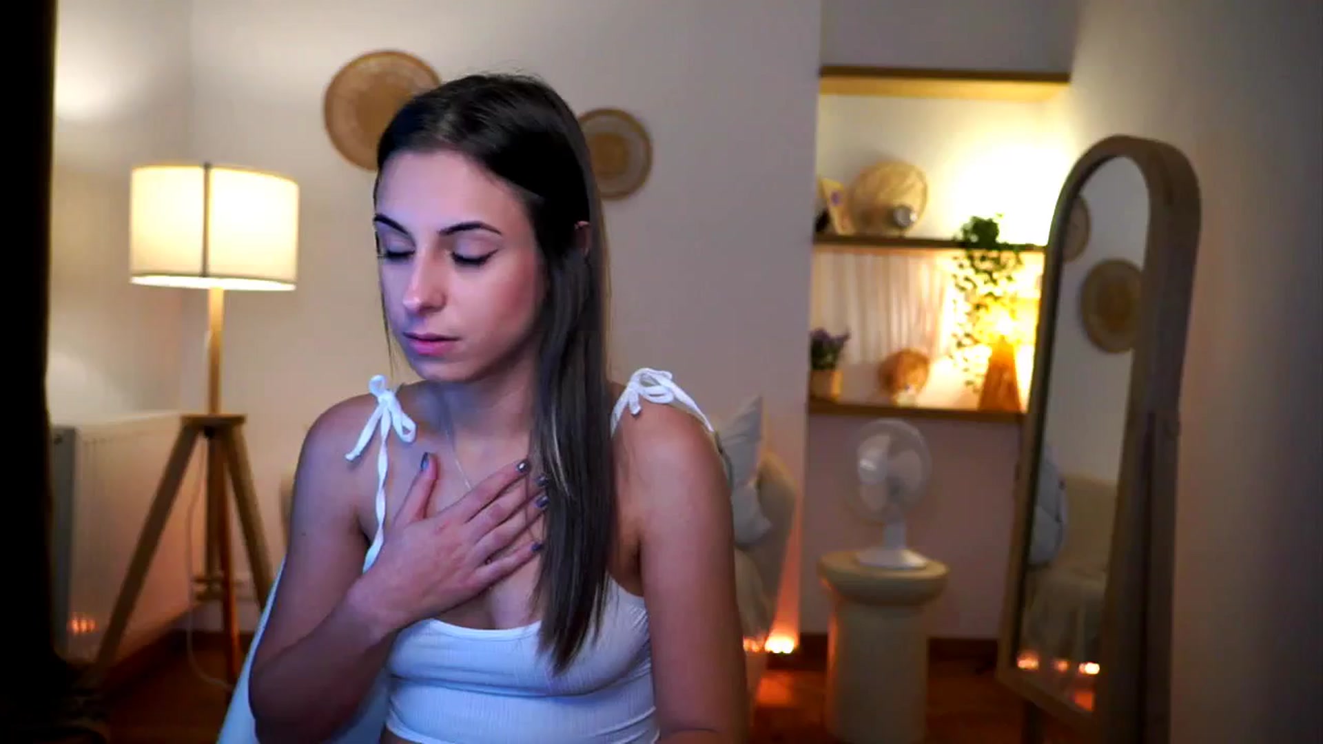 Gallery image thumbnail from Hidden_Gem_'s myfreecams stream on, 09/17/2024, 04:15 image 13 of 20