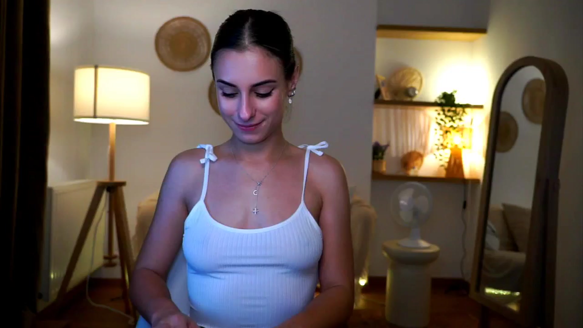 Gallery image thumbnail from Hidden_Gem_'s myfreecams stream on, 09/18/2024, 19:05 image 3 of 20