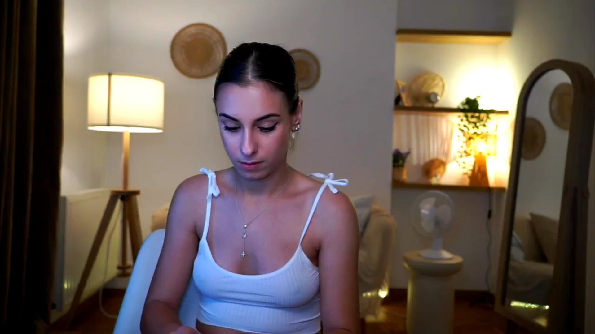Gallery image thumbnail from Hidden_Gem_'s myfreecams stream on, 09/18/2024, 19:05 image 10 of 20