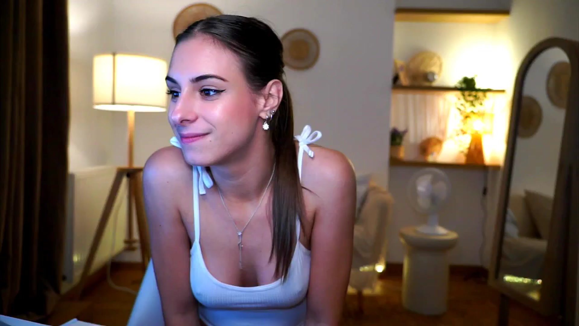 Gallery image thumbnail from Hidden_Gem_'s myfreecams stream on, 09/18/2024, 19:05 image 19 of 20