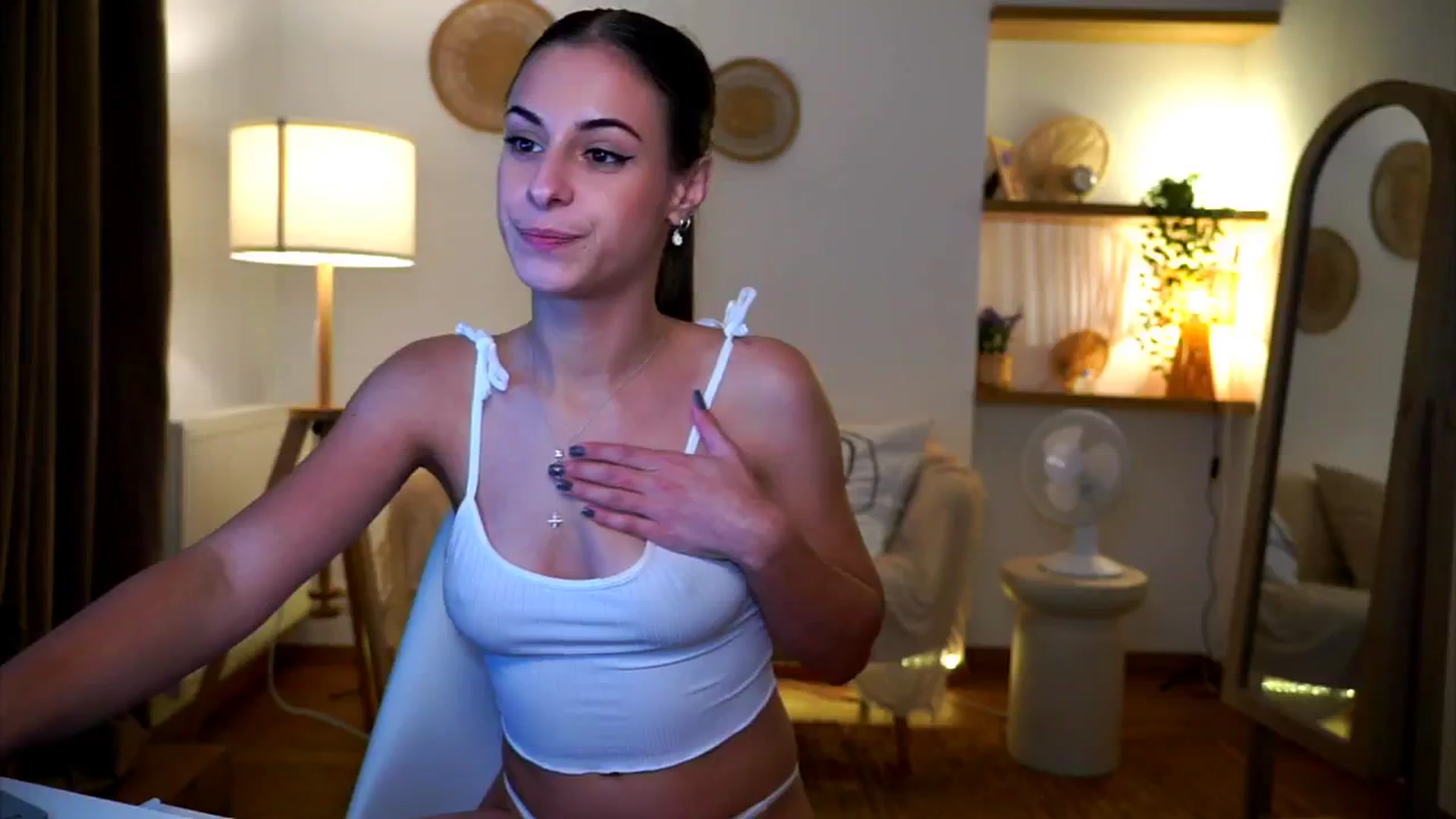 Gallery image thumbnail from Hidden_Gem_'s myfreecams stream on, 09/18/2024, 19:05 image 12 of 20