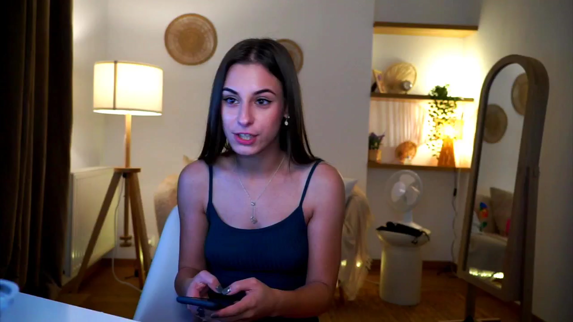 Gallery image thumbnail from Hidden_Gem_'s myfreecams stream on, 09/20/2024, 19:21 image 17 of 20