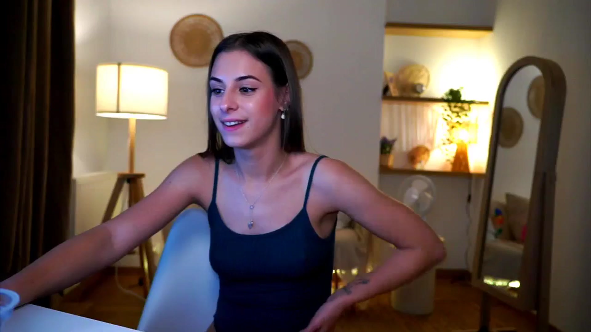 Gallery image thumbnail from Hidden_Gem_'s myfreecams stream on, 09/20/2024, 19:21 image 13 of 20