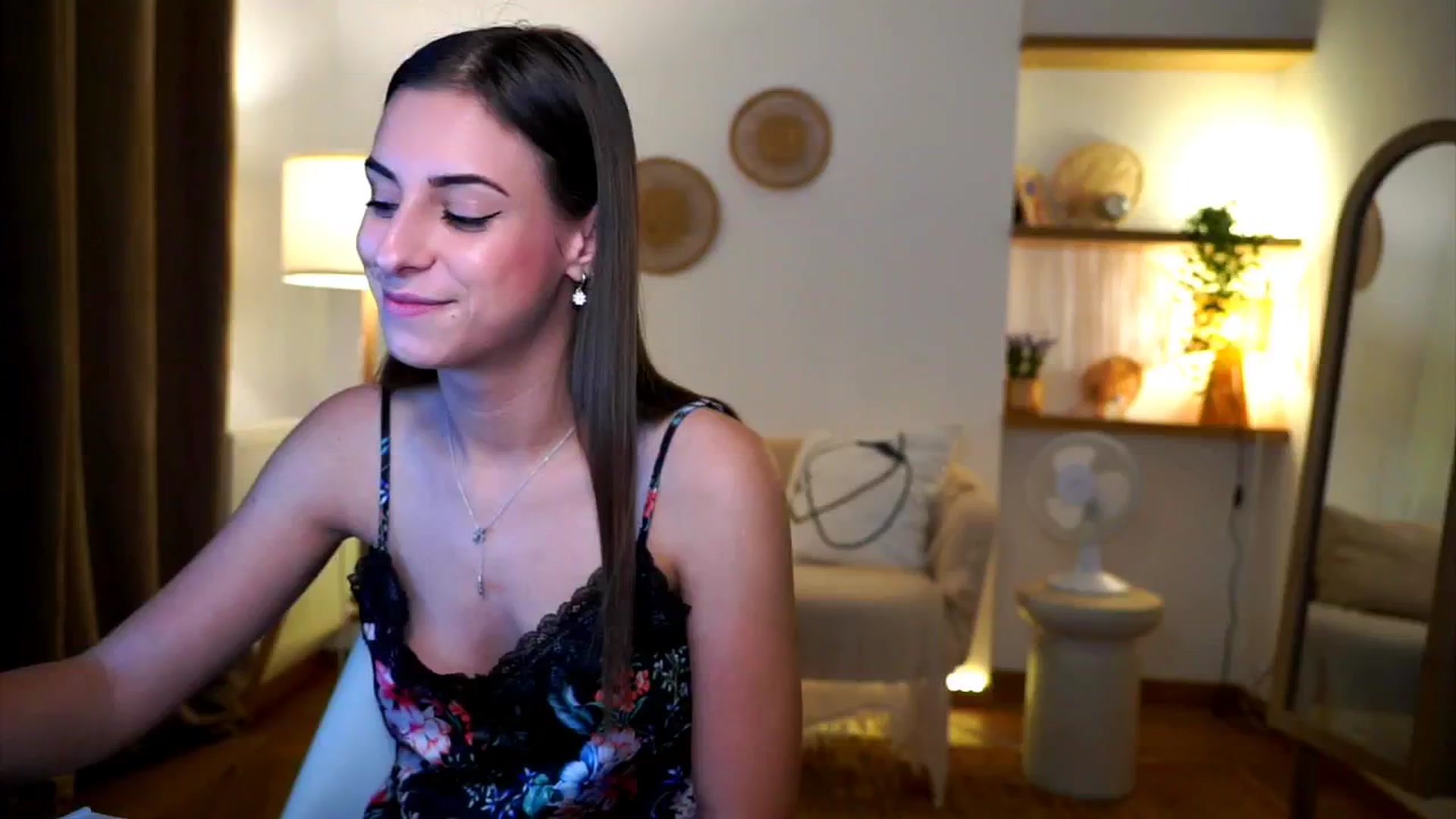 Gallery image thumbnail from Hidden_Gem_'s myfreecams stream on, 09/26/2024, 18:01 image 6 of 20