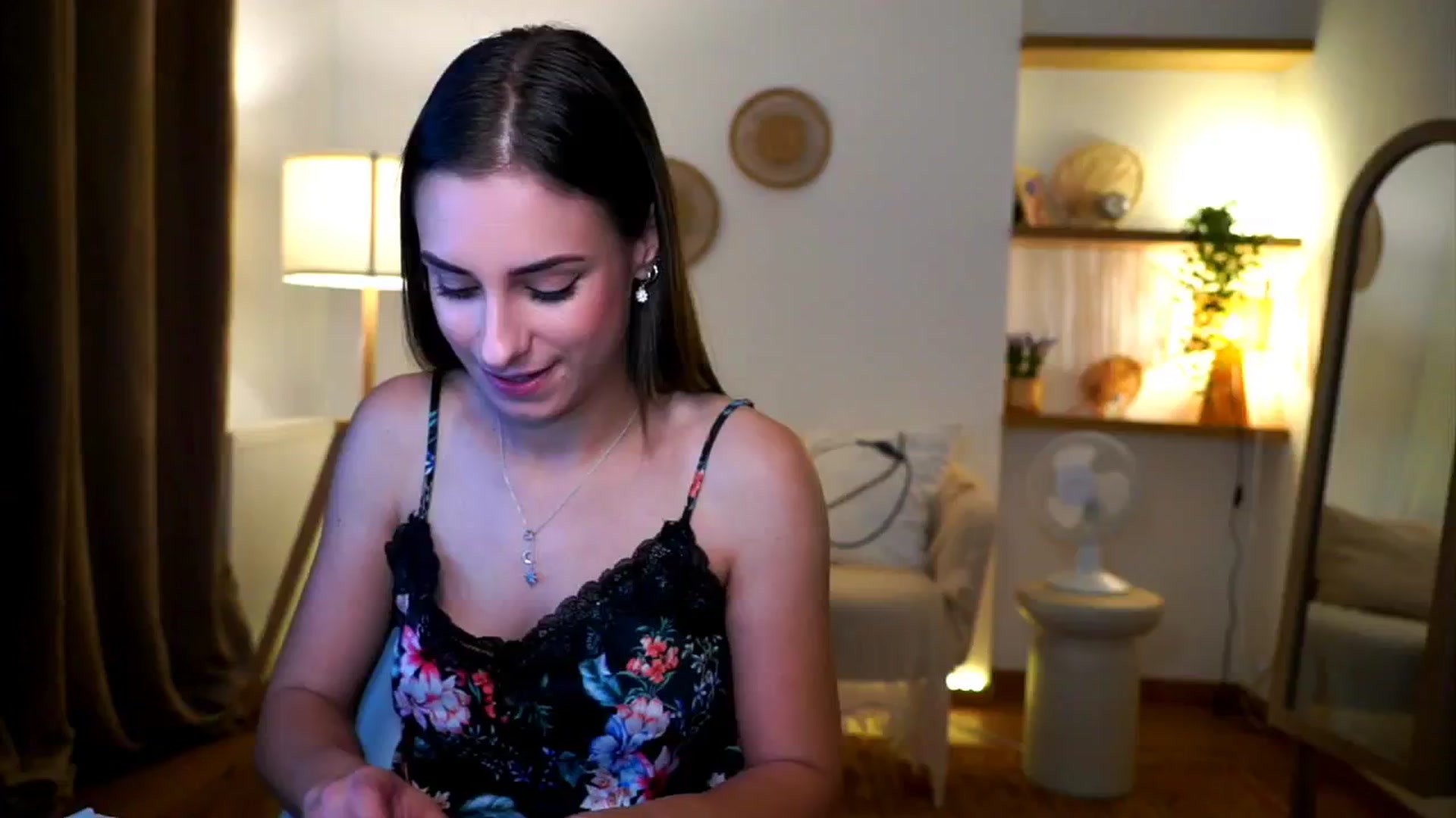 Gallery image thumbnail from Hidden_Gem_'s myfreecams stream on, 09/26/2024, 18:01 image 9 of 20