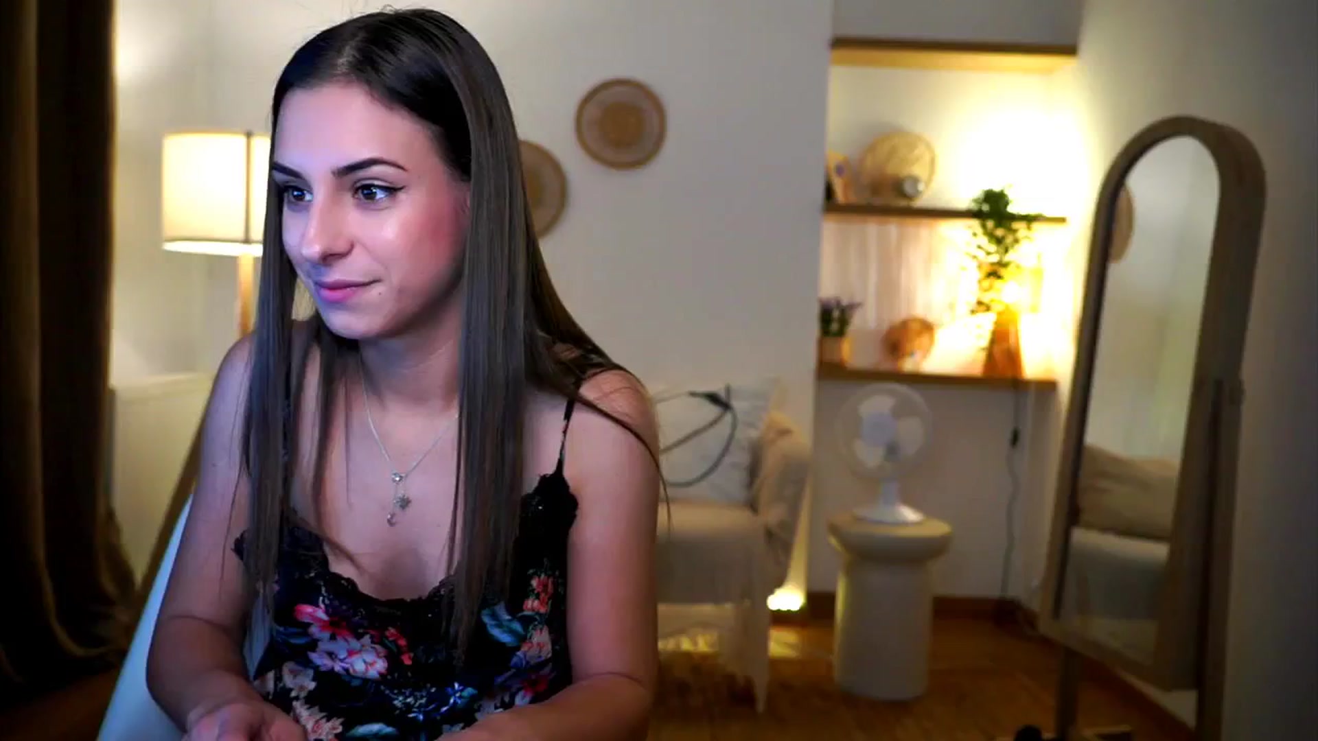 Gallery image thumbnail from Hidden_Gem_'s myfreecams stream on, 09/26/2024, 18:01 image 2 of 20