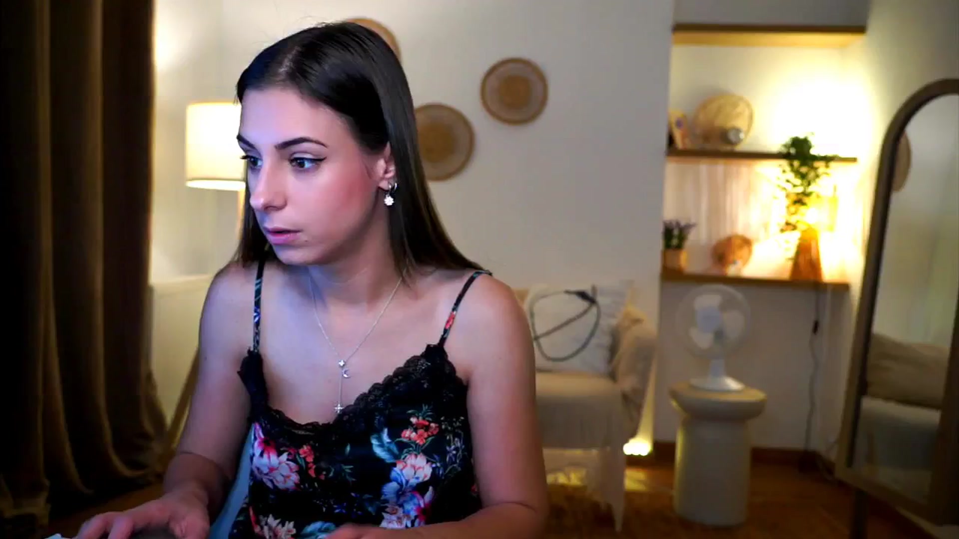 Gallery image thumbnail from Hidden_Gem_'s myfreecams stream on, 09/26/2024, 18:01 image 12 of 20