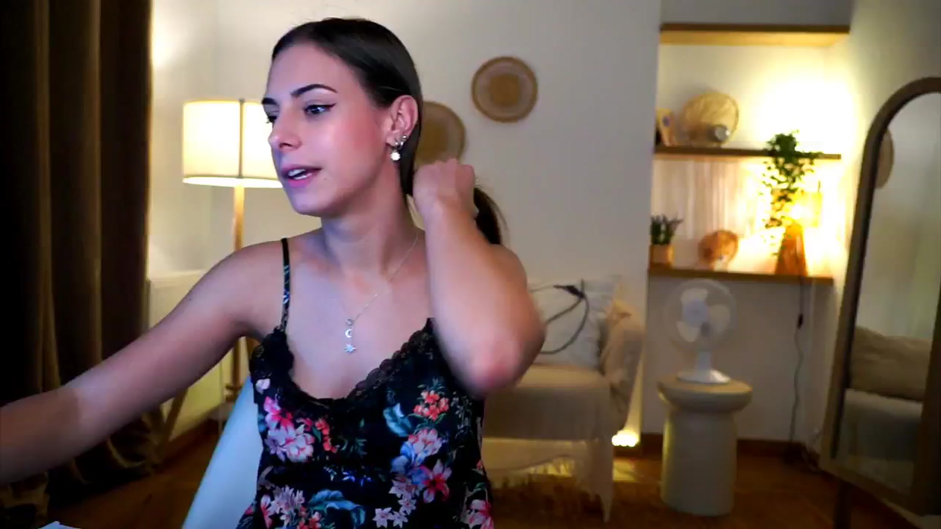 Gallery image thumbnail from Hidden_Gem_'s myfreecams stream on, 09/26/2024, 18:01 image 7 of 20
