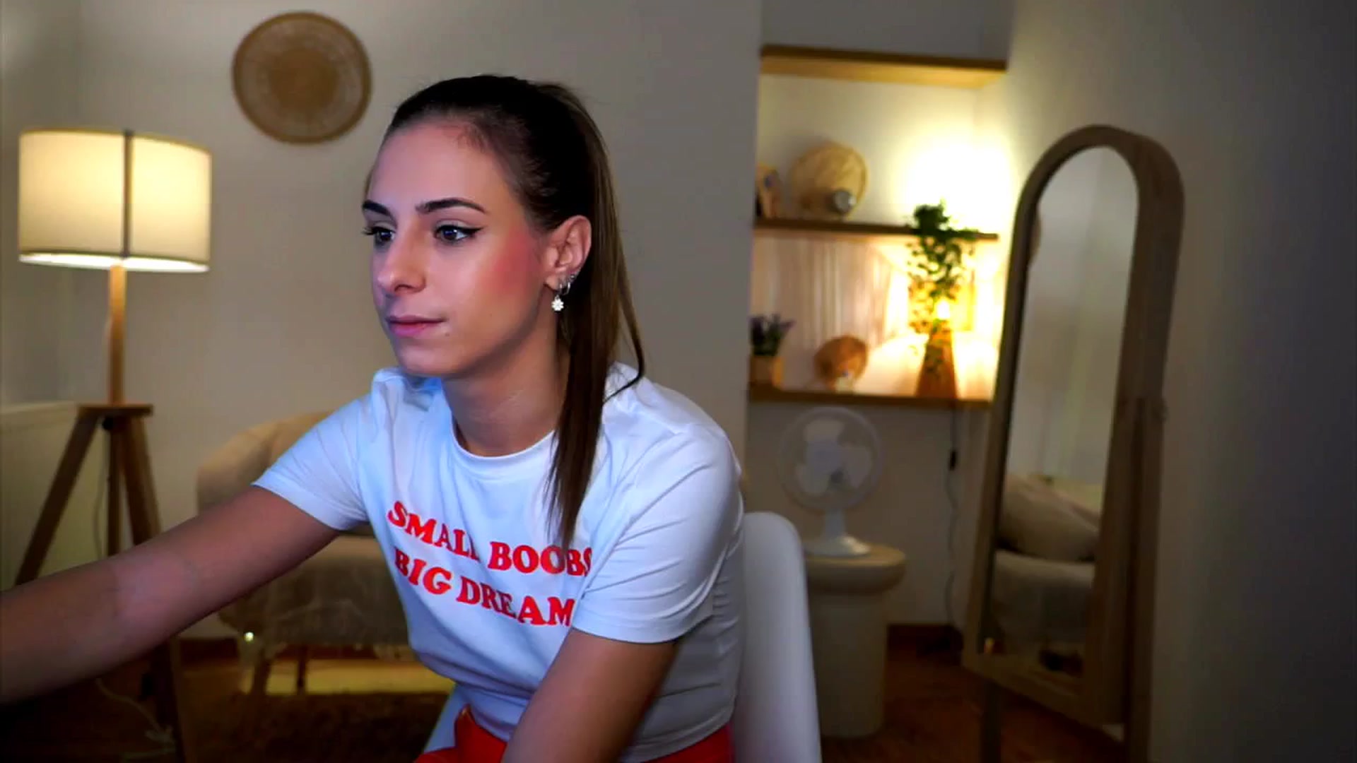 Gallery image thumbnail from Hidden_Gem_'s myfreecams stream on, 09/29/2024, 17:51 image 2 of 20