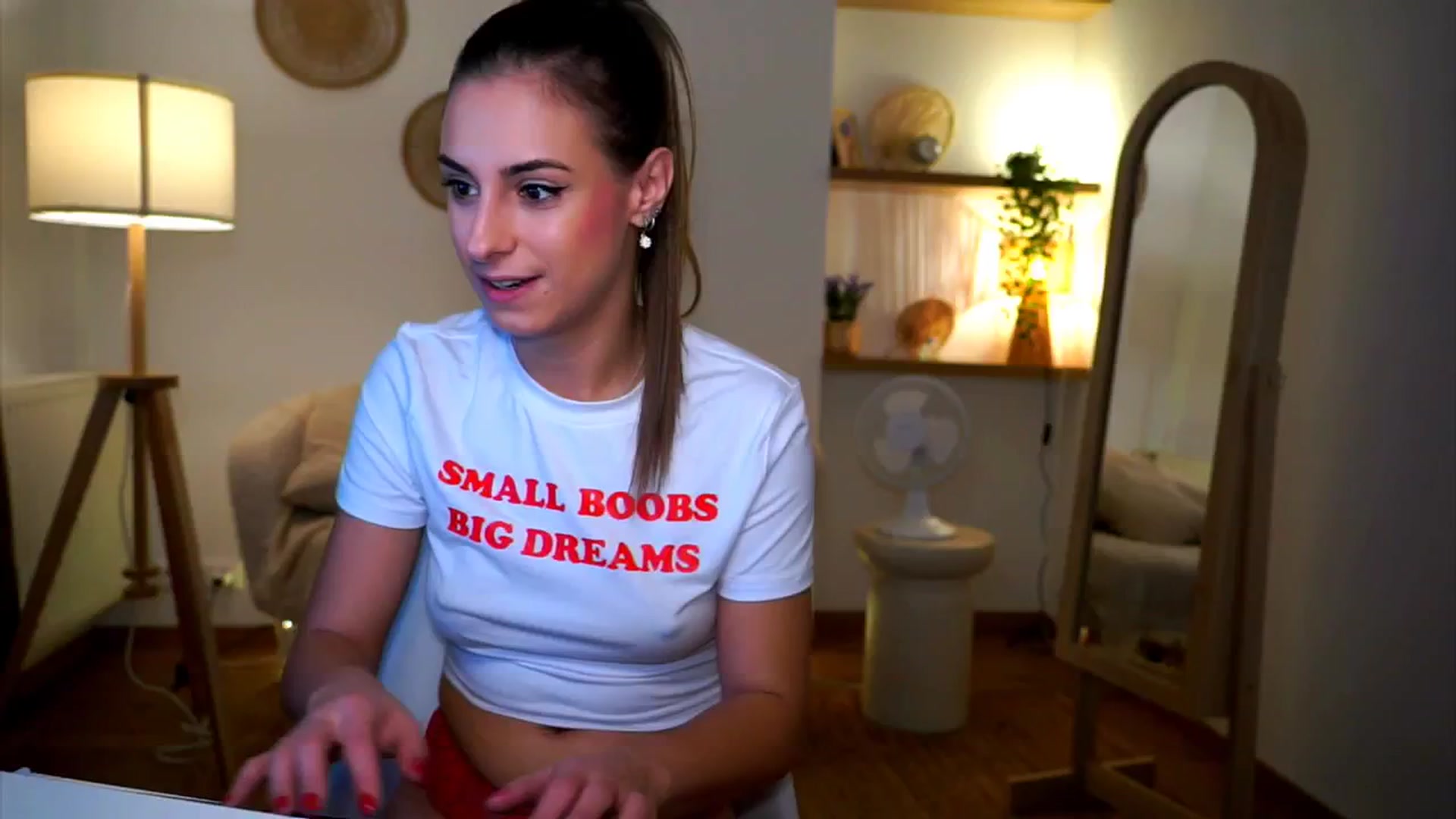 Gallery image thumbnail from Hidden_Gem_'s myfreecams stream on, 09/29/2024, 17:51 image 6 of 20
