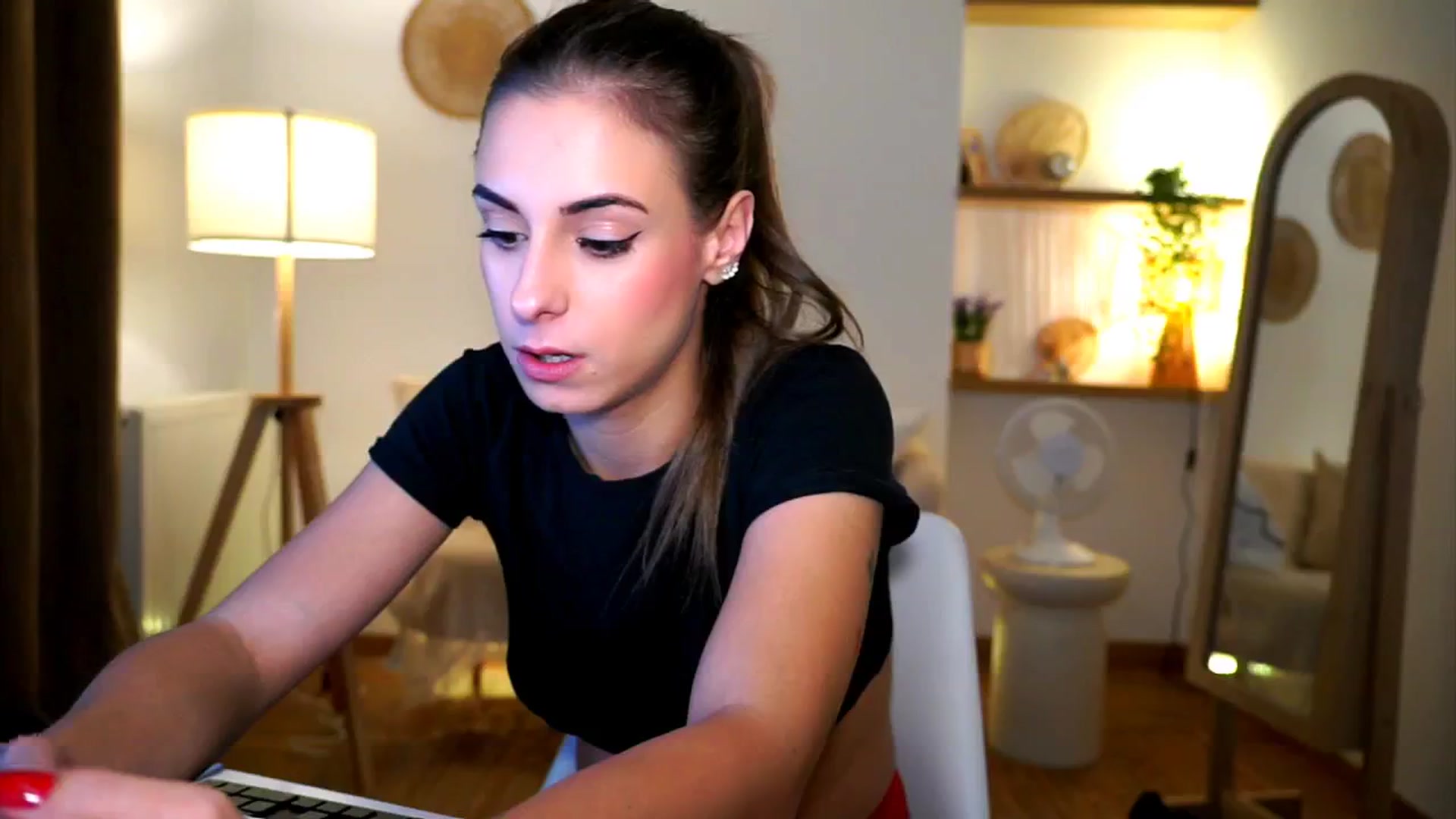 Gallery image thumbnail from Hidden_Gem_'s myfreecams stream on, 10/05/2024, 18:44 image 14 of 20