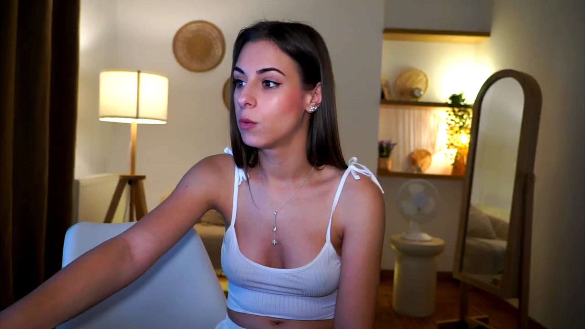 Gallery image thumbnail from Hidden_Gem_'s myfreecams stream on, 10/07/2024, 19:51 image 15 of 20