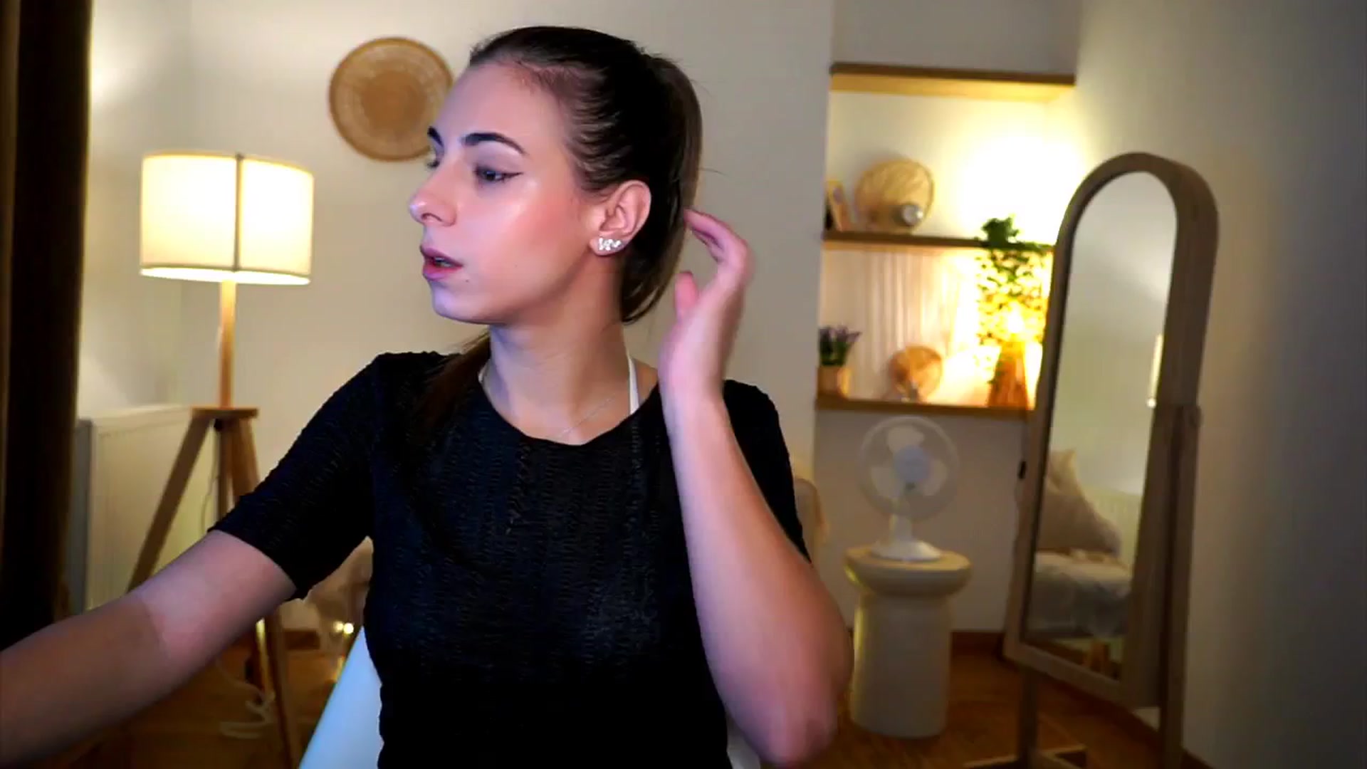 Gallery image thumbnail from Hidden_Gem_'s myfreecams stream on, 10/08/2024, 18:39 image 16 of 20