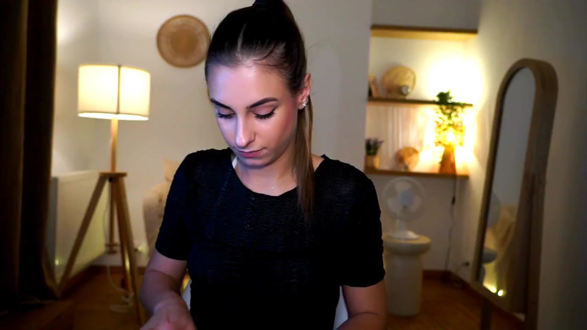 Gallery image thumbnail from Hidden_Gem_'s myfreecams stream on, 10/08/2024, 18:39 image 6 of 20