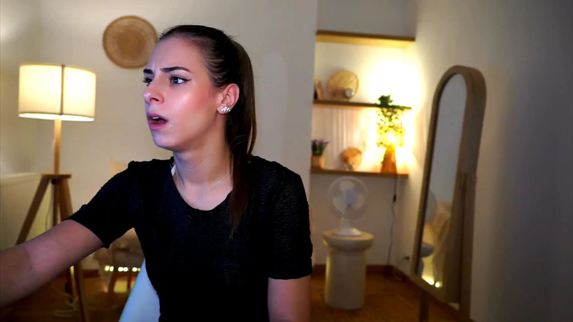 Gallery image thumbnail from Hidden_Gem_'s myfreecams stream on, 10/08/2024, 18:39 image 9 of 20