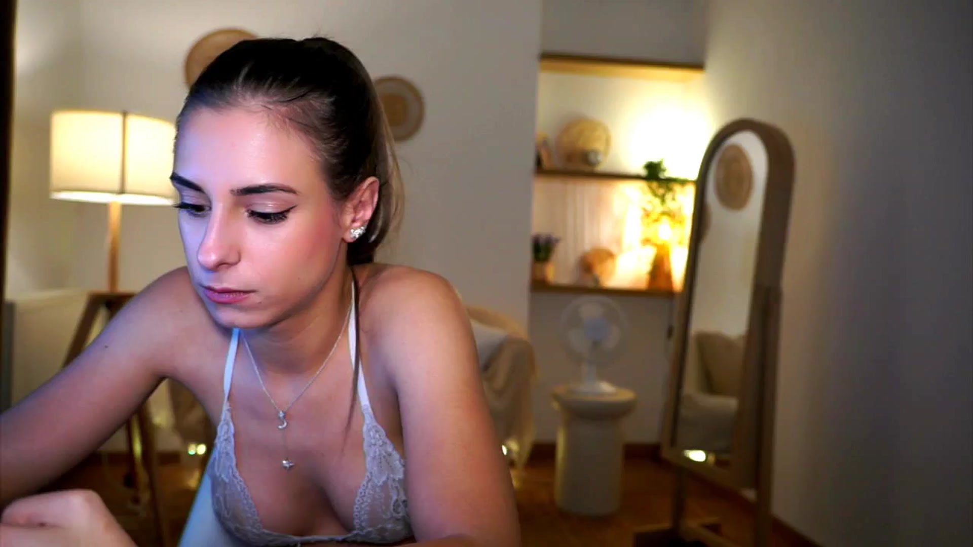 Gallery image thumbnail from Hidden_Gem_'s myfreecams stream on, 10/08/2024, 21:06 image 9 of 20