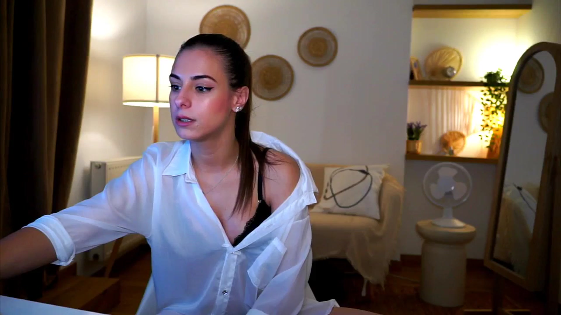 Gallery image thumbnail from Hidden_Gem_'s myfreecams stream on, 10/09/2024, 17:36 image 2 of 20
