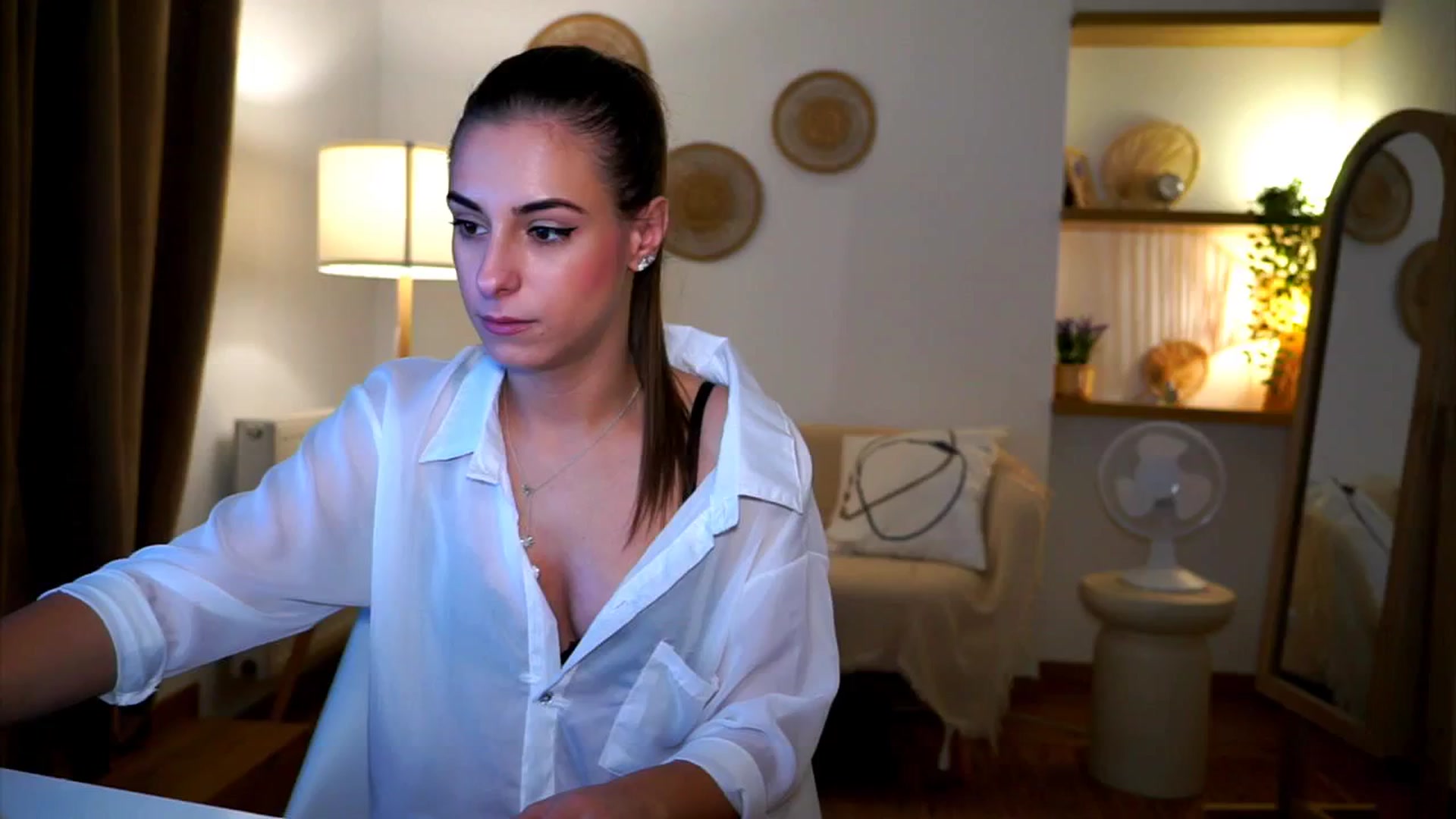 Gallery image thumbnail from Hidden_Gem_'s myfreecams stream on, 10/09/2024, 17:36 image 1 of 20