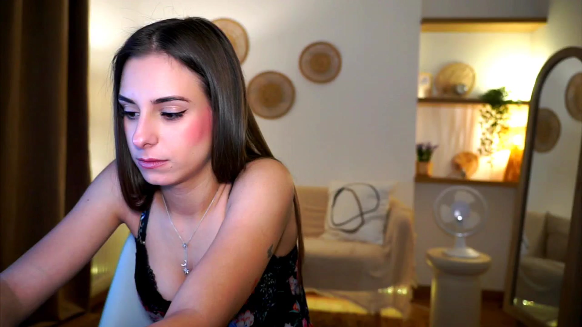 Gallery image thumbnail from Hidden_Gem_'s myfreecams stream on, 10/18/2024, 19:32 image 2 of 20