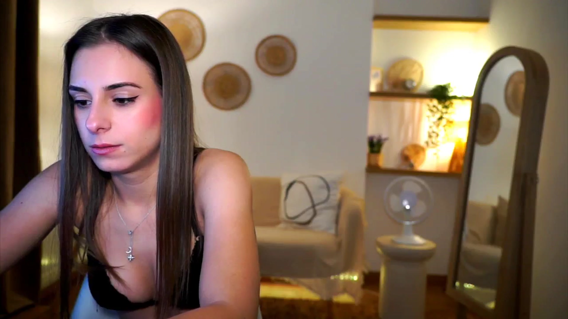 Gallery image thumbnail from Hidden_Gem_'s myfreecams stream on, 10/18/2024, 19:32 image 10 of 20