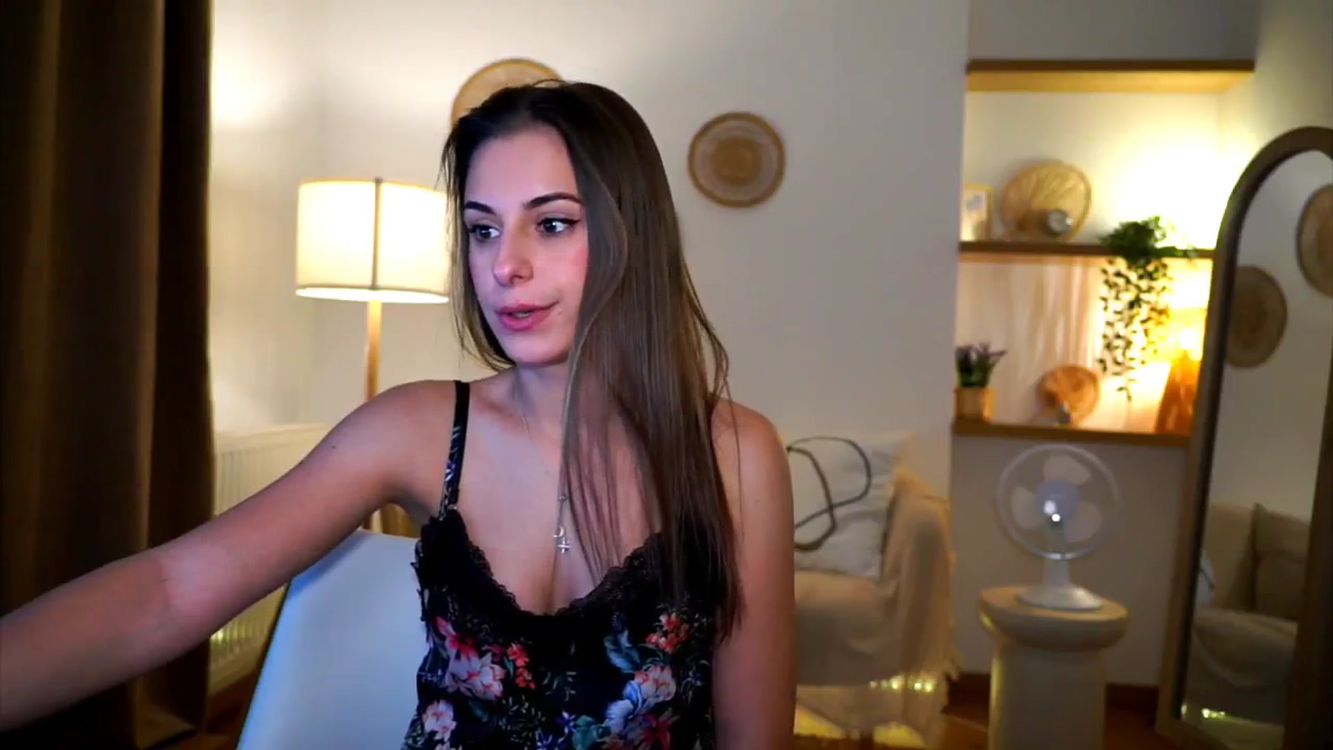 Gallery image thumbnail from Hidden_Gem_'s myfreecams stream on, 10/18/2024, 19:32 image 3 of 20