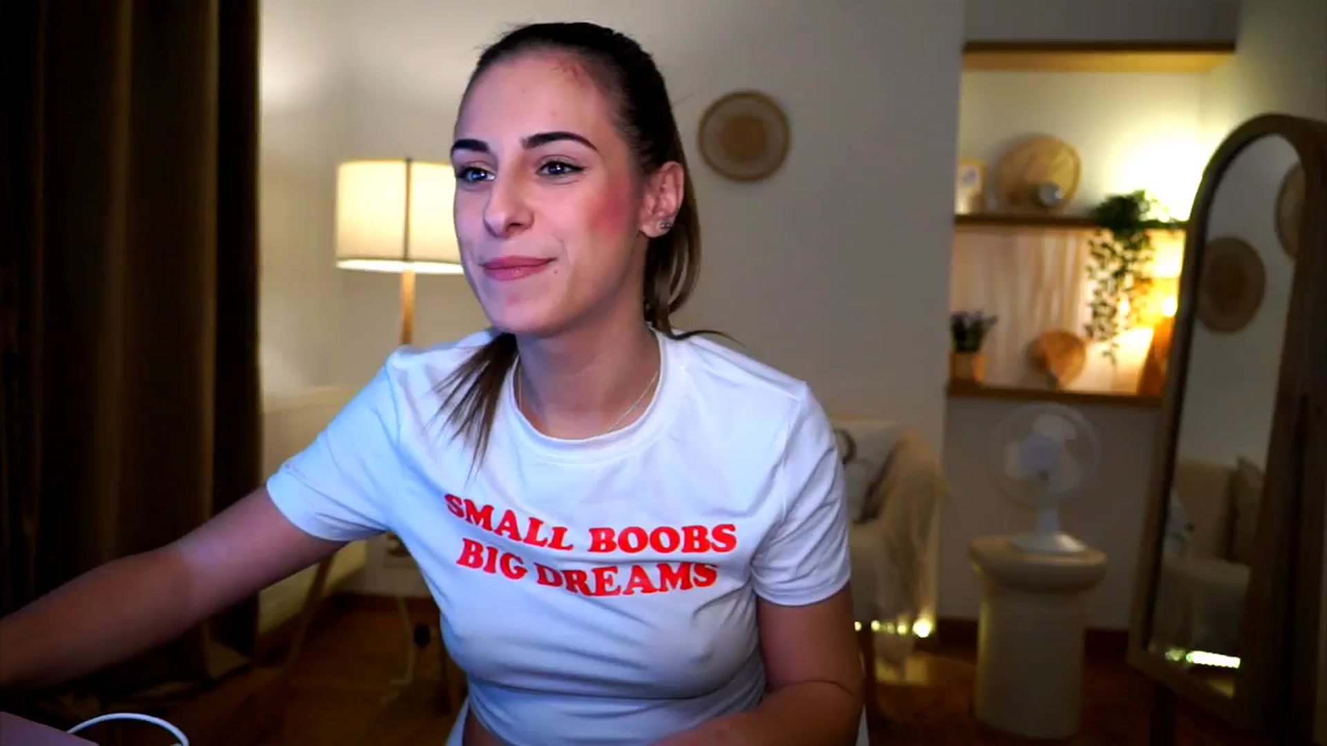 Gallery image thumbnail from Hidden_Gem_'s myfreecams stream on, 10/24/2024, 16:39 image 16 of 20