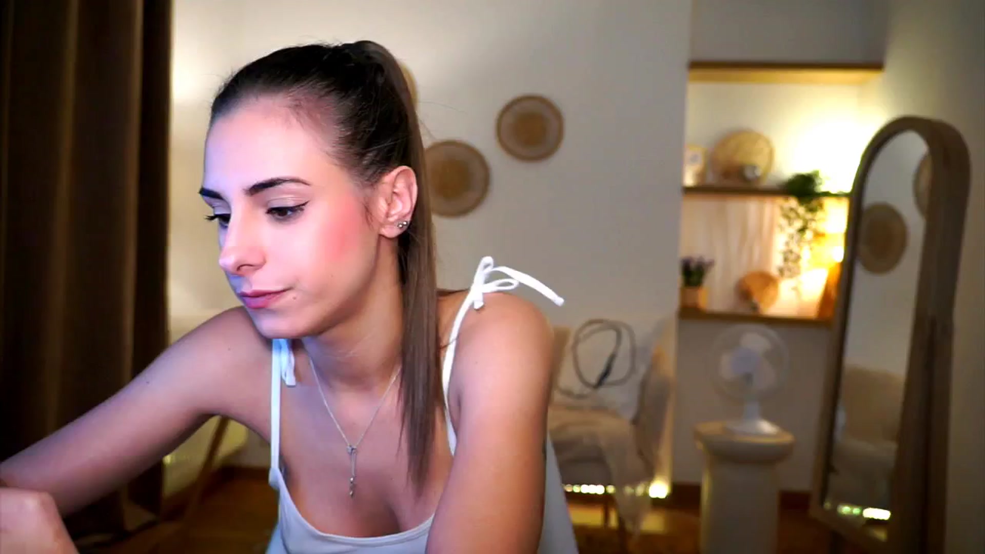 Gallery image thumbnail from Hidden_Gem_'s myfreecams stream on, 10/24/2024, 19:15 image 17 of 20