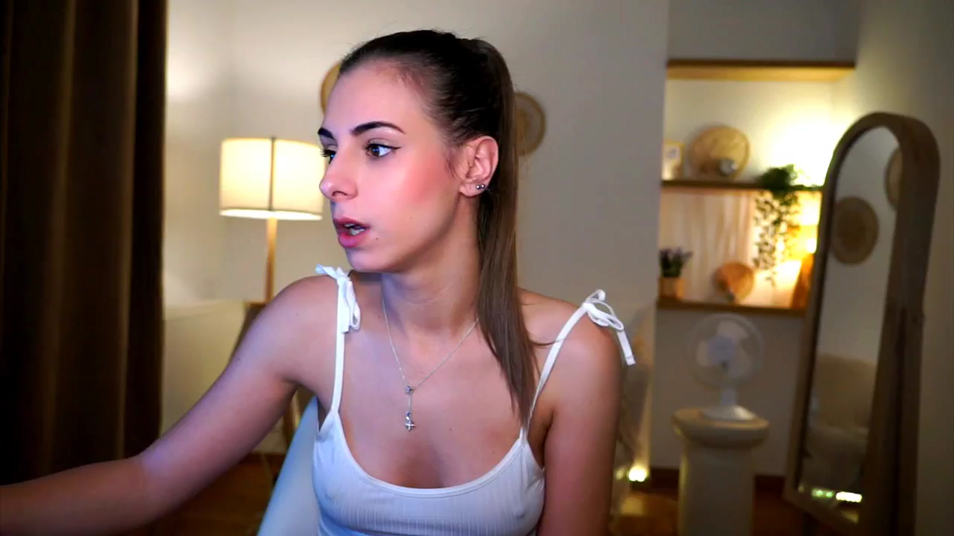 Gallery image thumbnail from Hidden_Gem_'s myfreecams stream on, 10/24/2024, 19:15 image 16 of 20