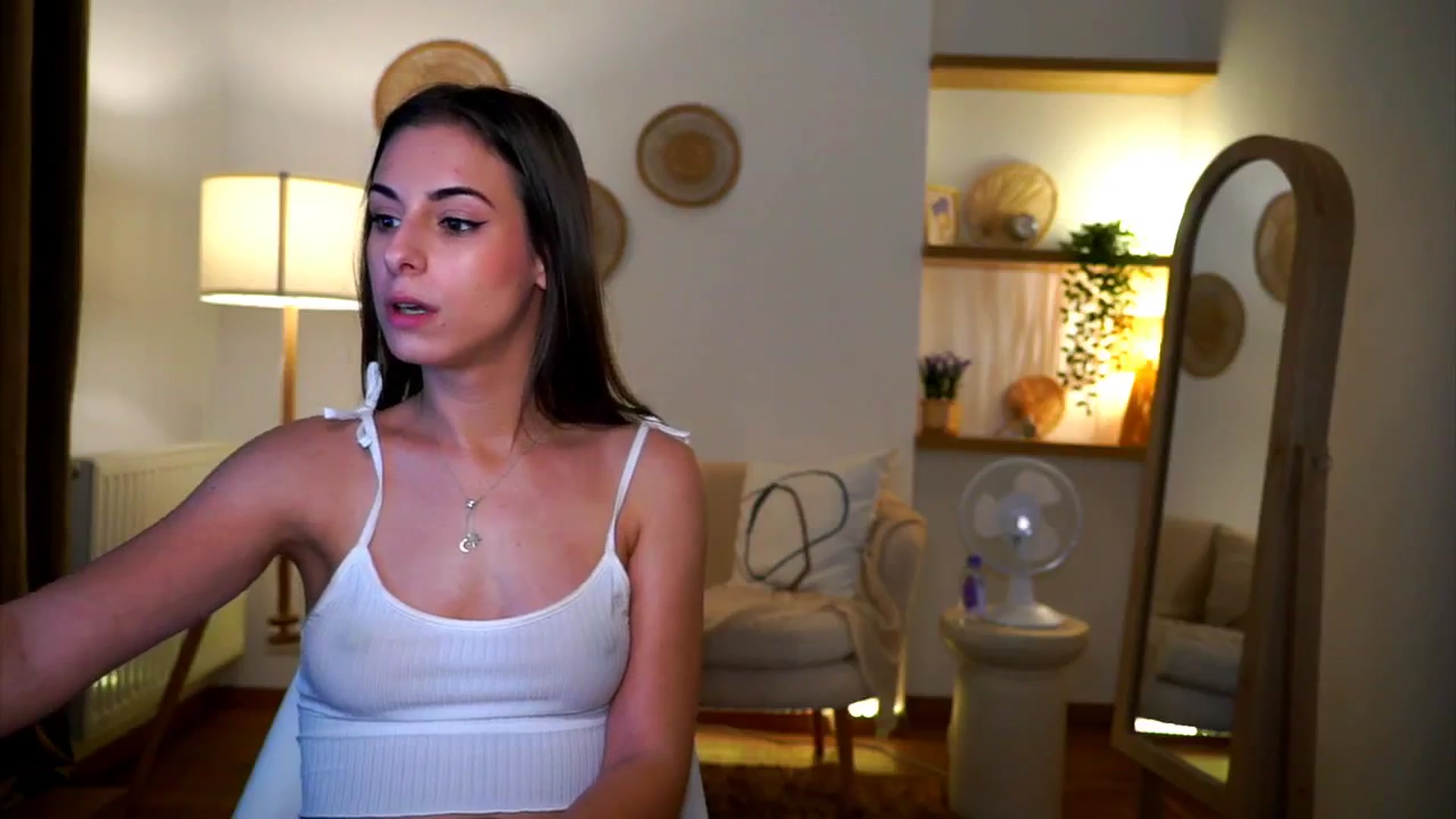 Gallery image thumbnail from Hidden_Gem_'s myfreecams stream on, 10/27/2024, 17:33 image 10 of 20