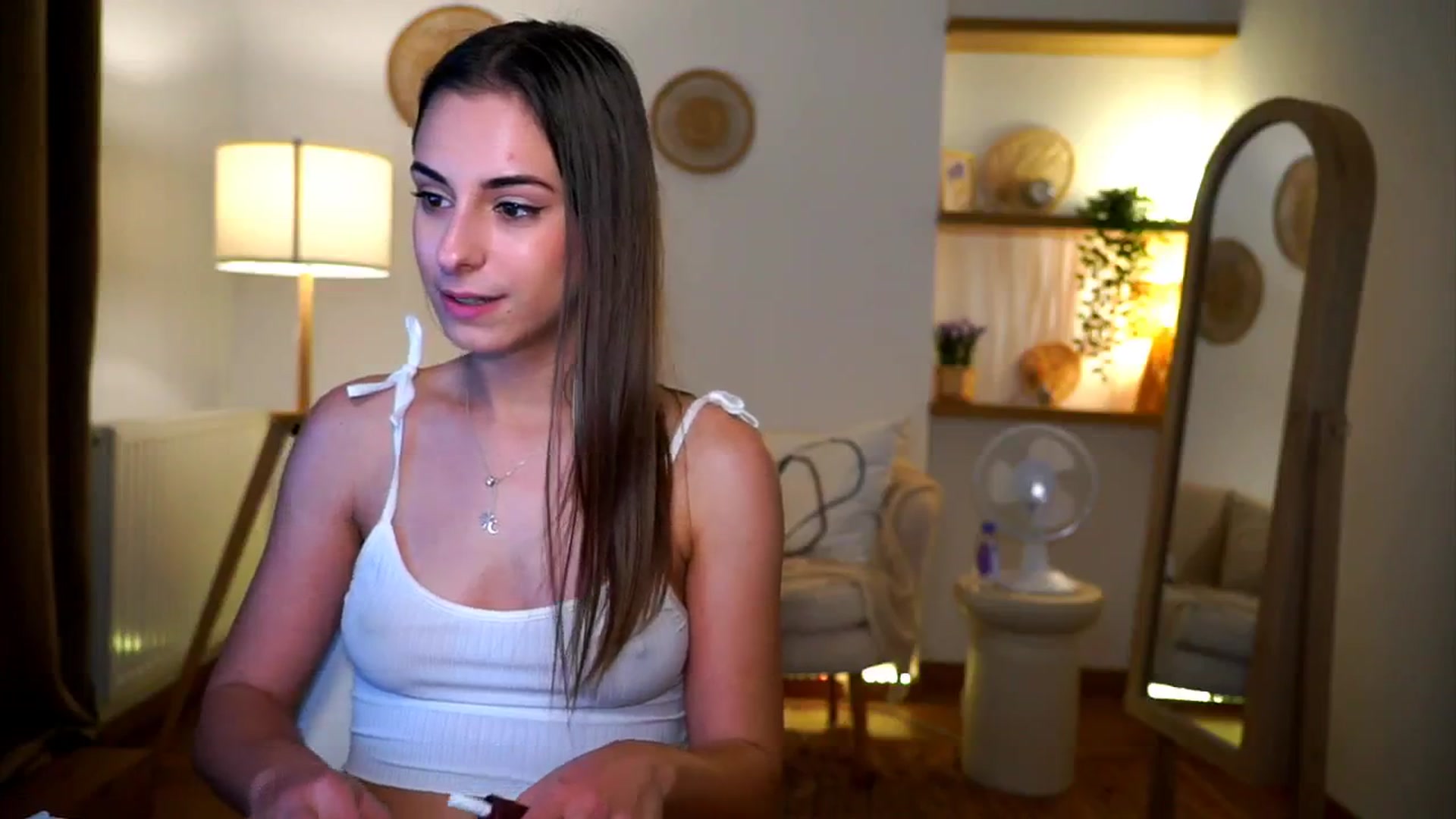 Gallery image thumbnail from Hidden_Gem_'s myfreecams stream on, 10/27/2024, 17:33 image 2 of 20