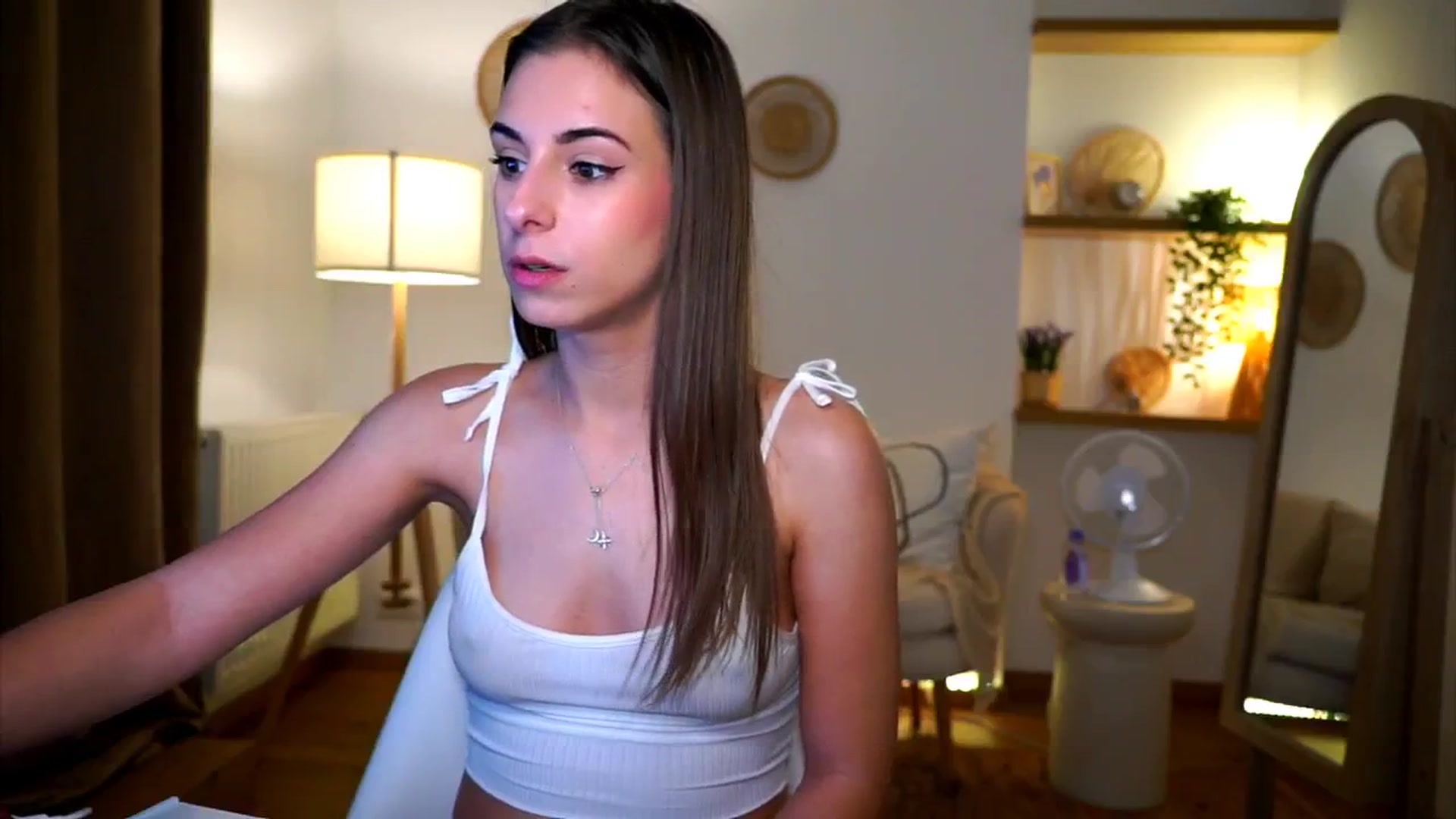 Gallery image thumbnail from Hidden_Gem_'s myfreecams stream on, 10/27/2024, 17:33 image 18 of 20