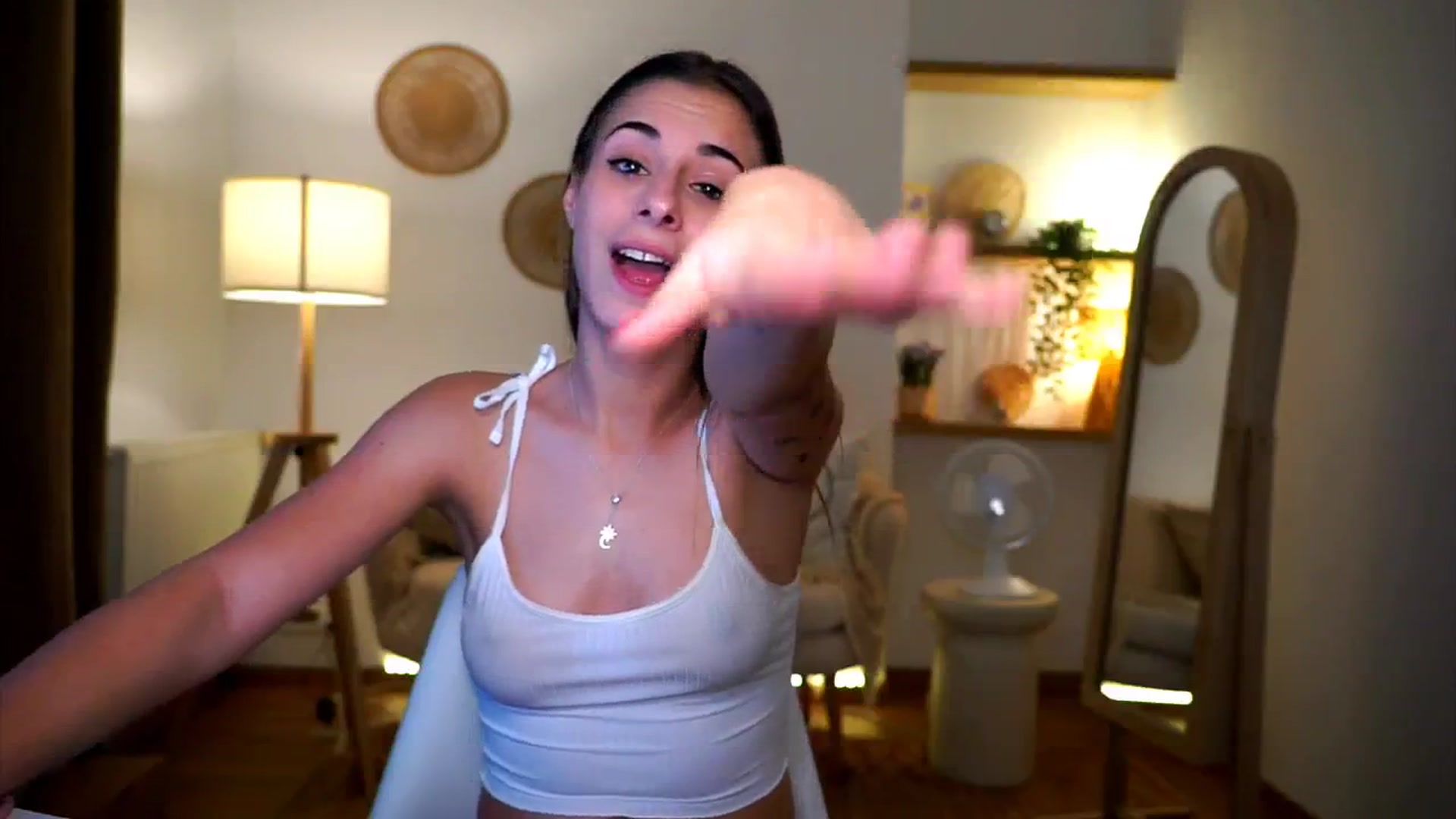 Gallery image thumbnail from Hidden_Gem_'s myfreecams stream on, 10/27/2024, 19:49 image 18 of 20