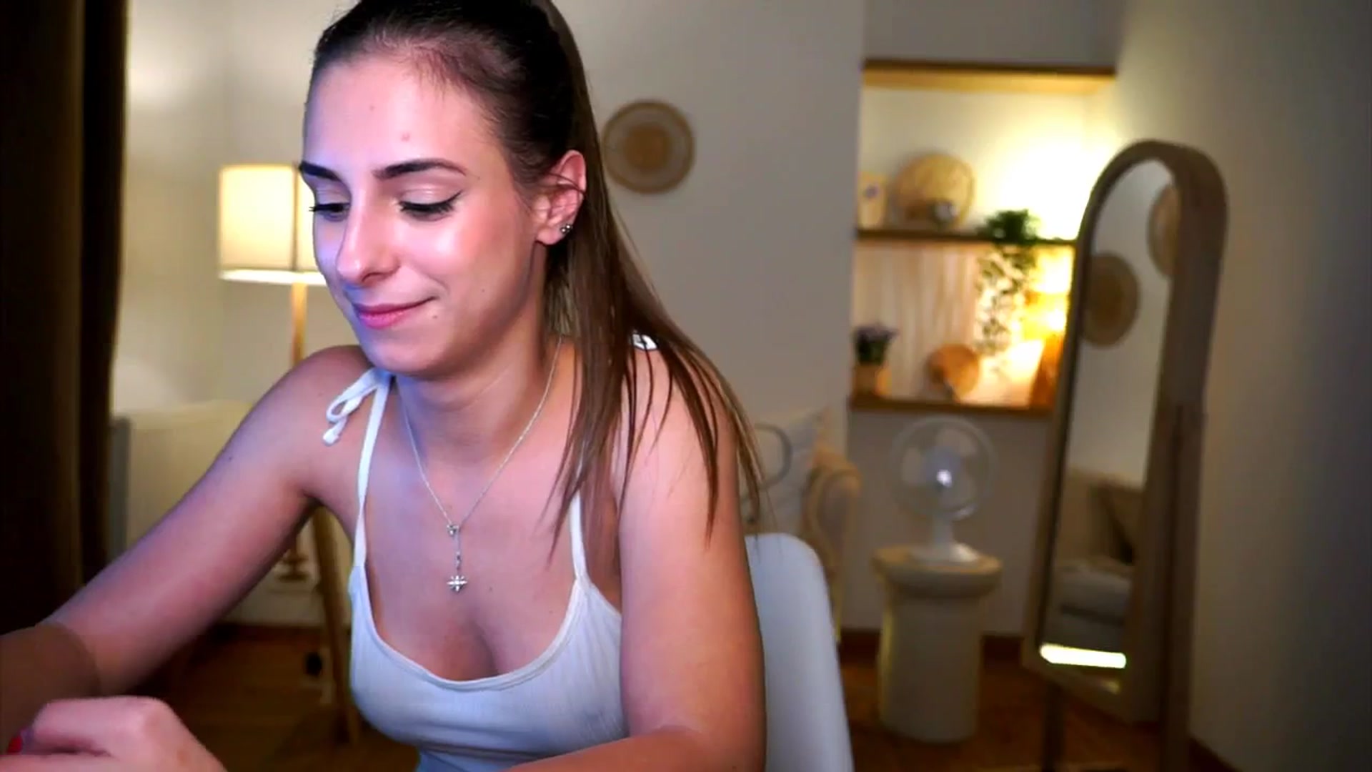 Gallery image thumbnail from Hidden_Gem_'s myfreecams stream on, 10/27/2024, 20:28 image 6 of 20