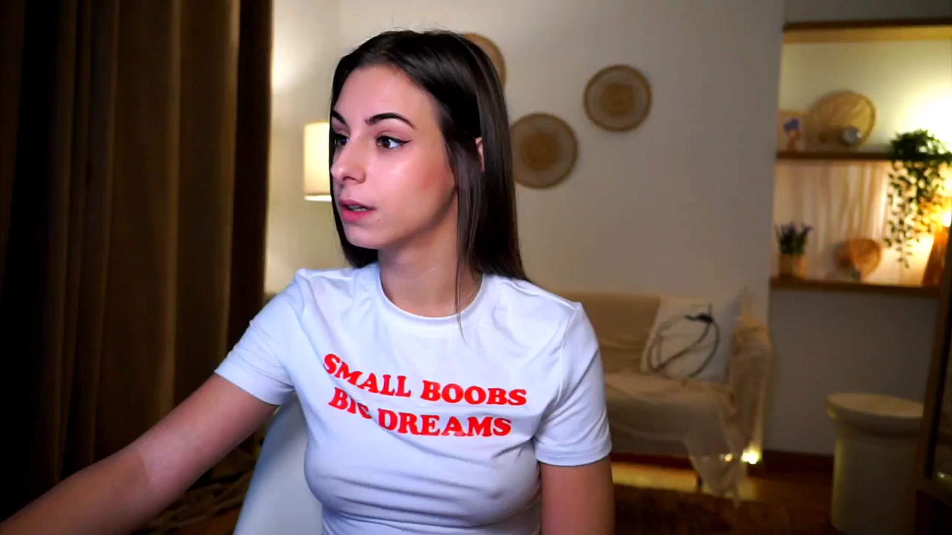 Gallery image thumbnail from Hidden_Gem_'s myfreecams stream on, 11/04/2024, 23:01 image 7 of 20