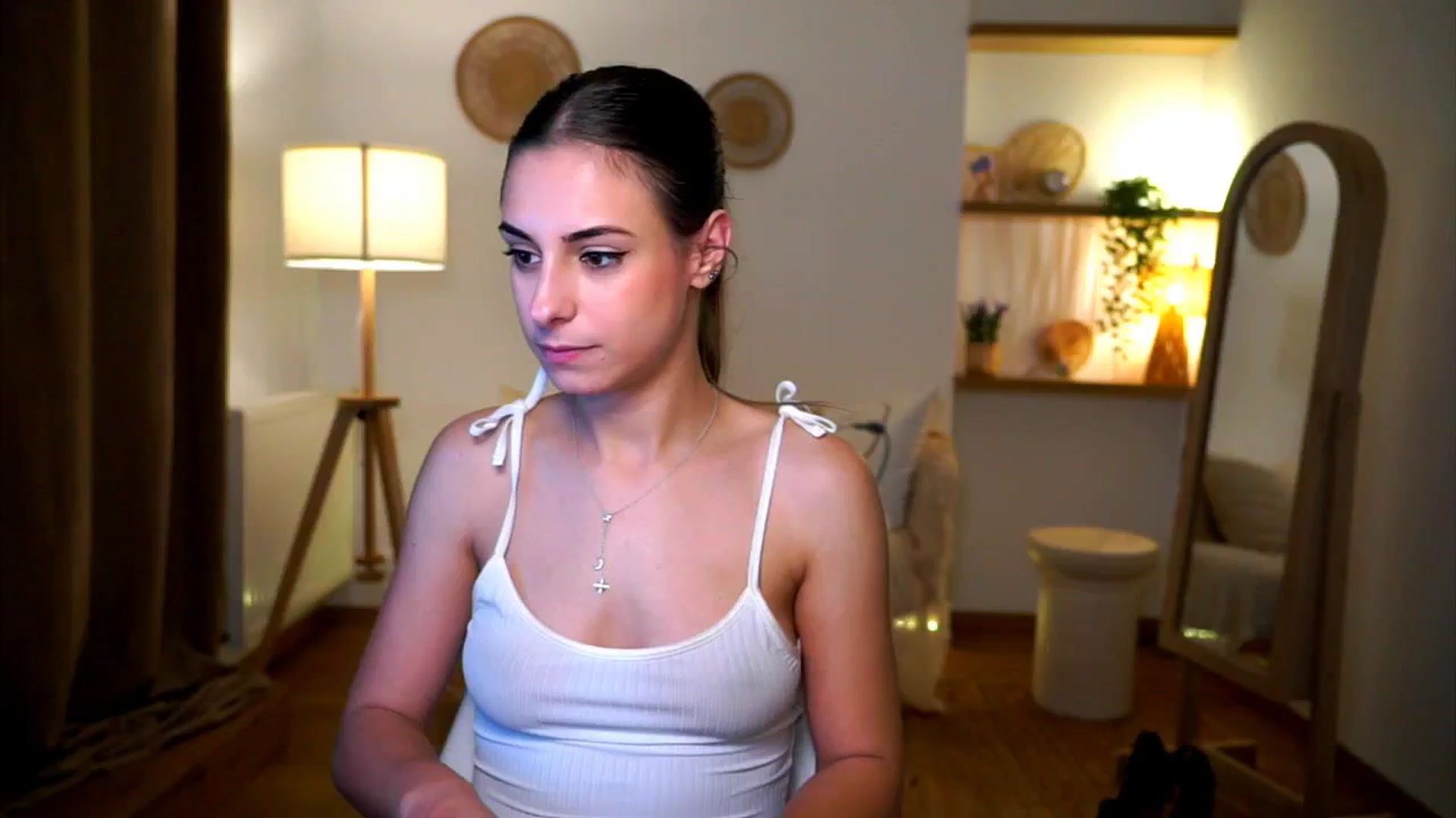 Gallery image thumbnail from Hidden_Gem_'s myfreecams stream on, 11/06/2024, 20:10 image 18 of 20