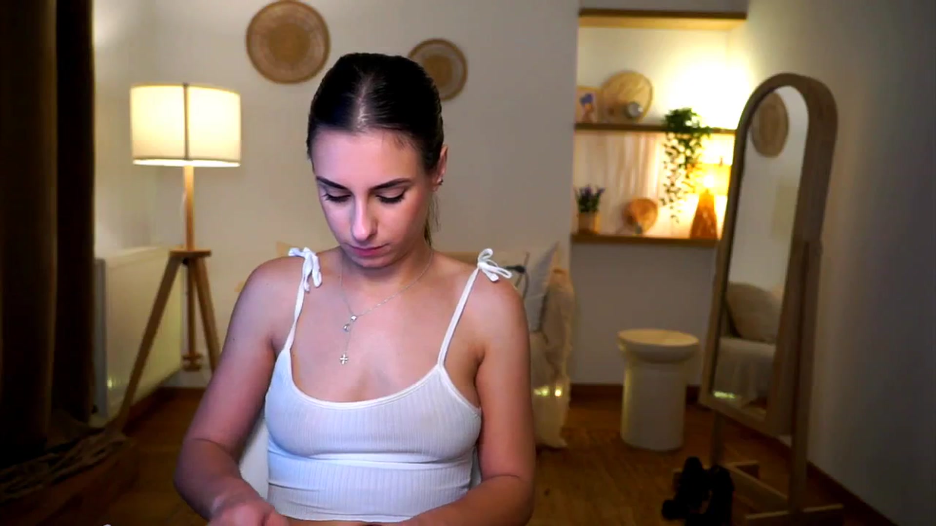 Gallery image thumbnail from Hidden_Gem_'s myfreecams stream on, 11/06/2024, 20:10 image 16 of 20