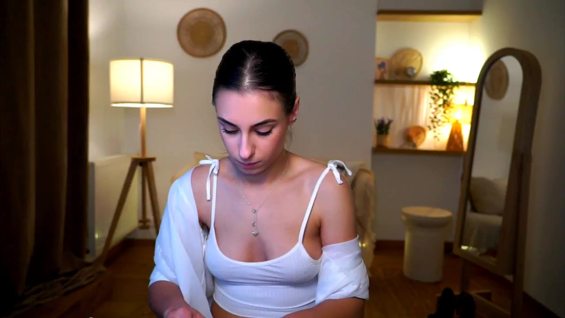 Gallery image thumbnail from Hidden_Gem_'s myfreecams stream on, 11/06/2024, 20:10 image 4 of 20